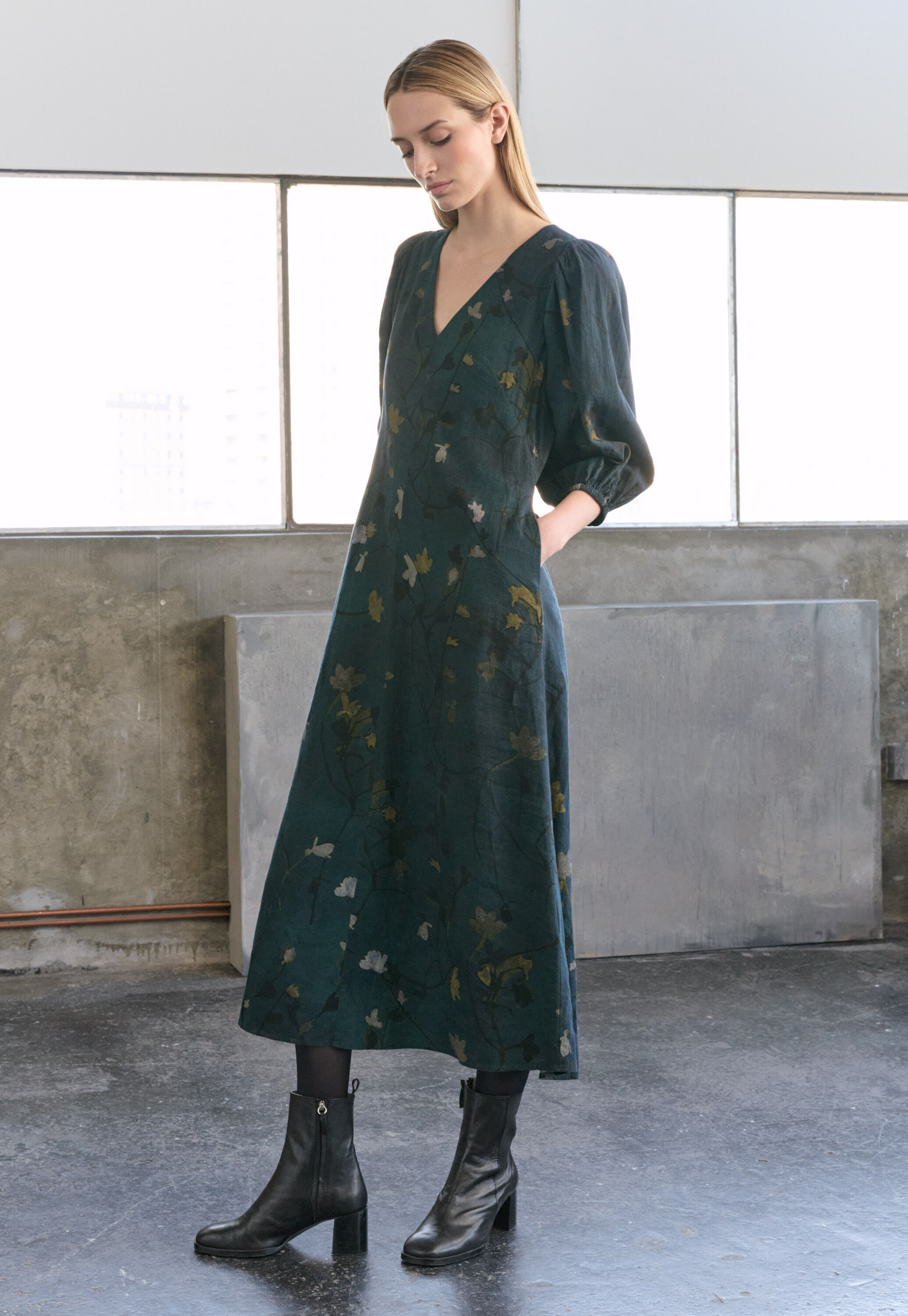 Print-Kleid mit au&szlig;enliegenden Abn&auml;hern