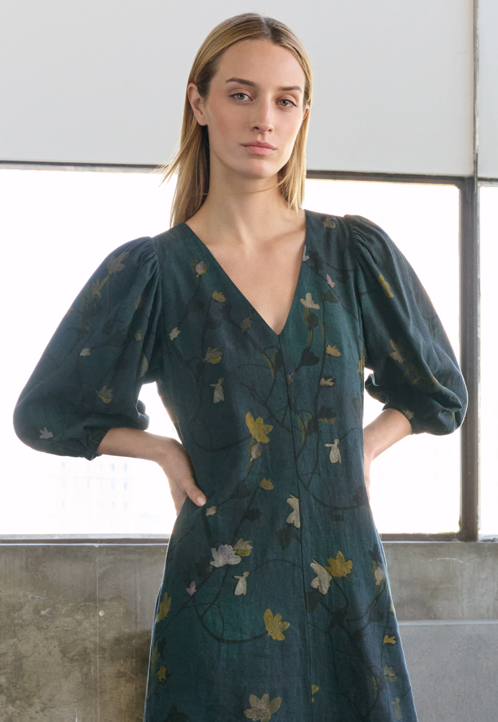 Print-Kleid mit au&szlig;enliegenden Abn&auml;hern