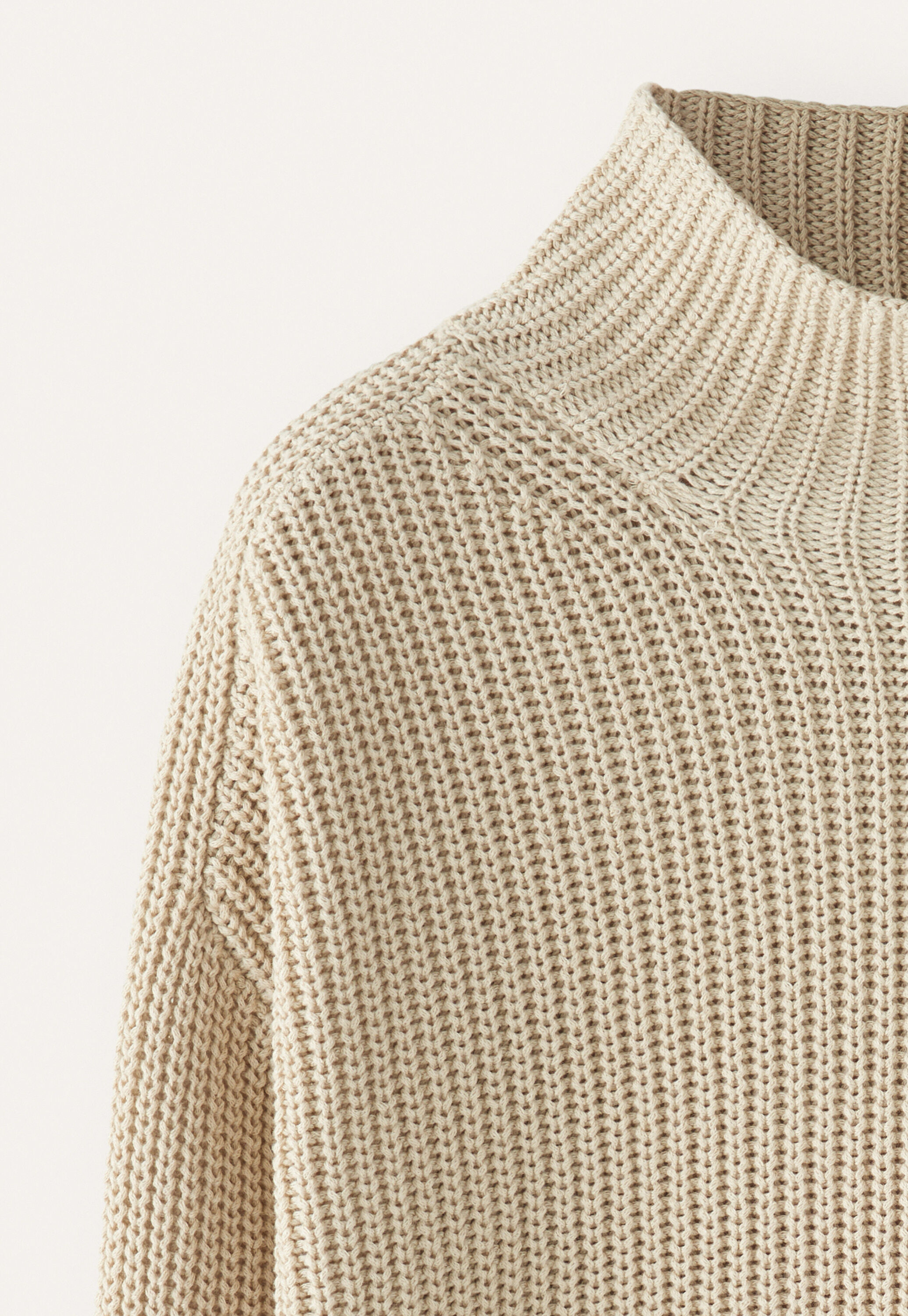Pullover mit Trichterkragen