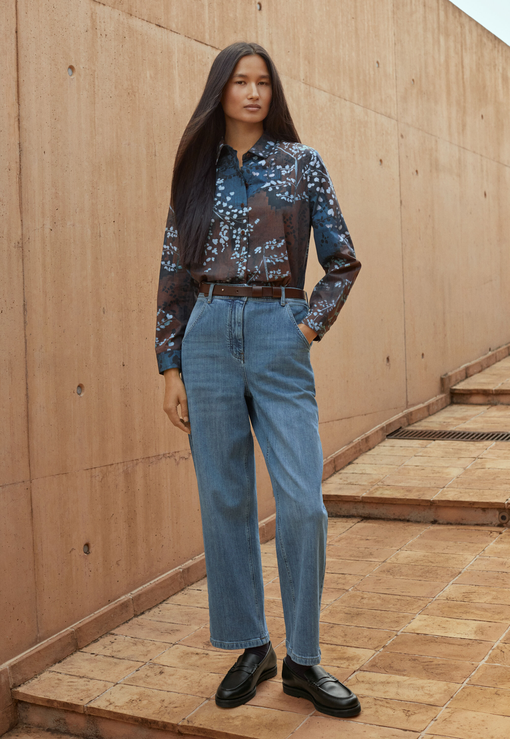 Indigo-gef&auml;rbte, k&uuml;rzere Jeans