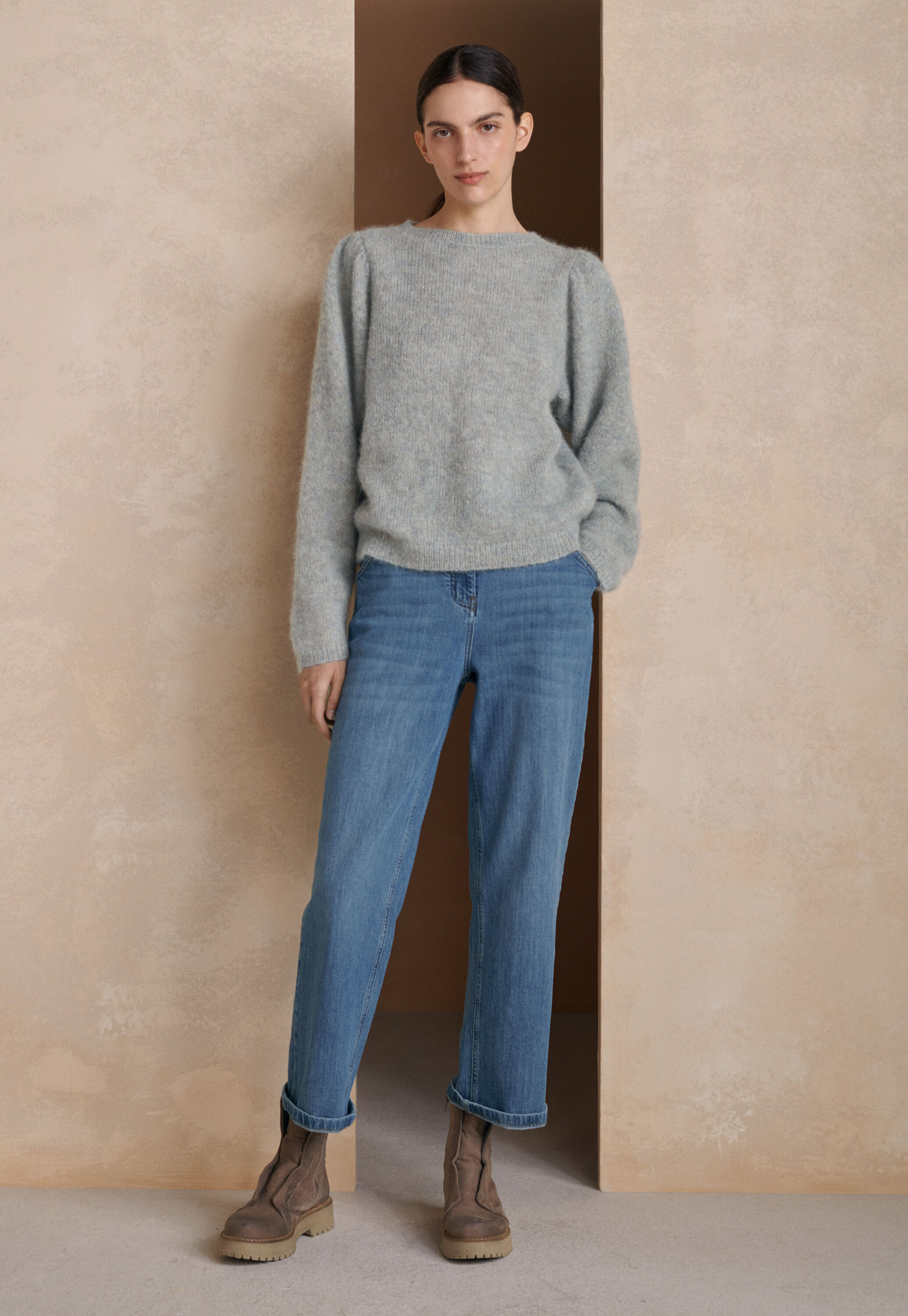 Indigo-gef&auml;rbte, k&uuml;rzere Jeans