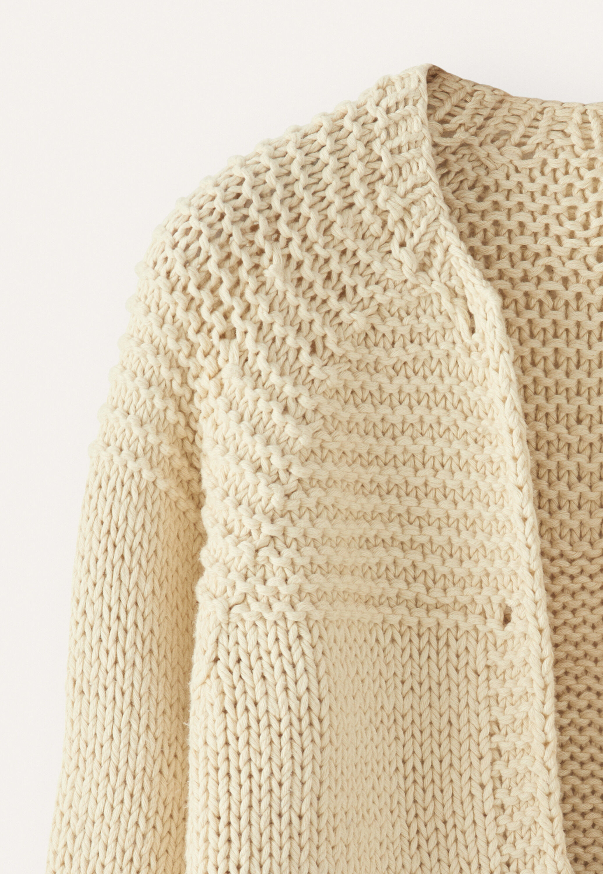 Handgestrickter Cardigan