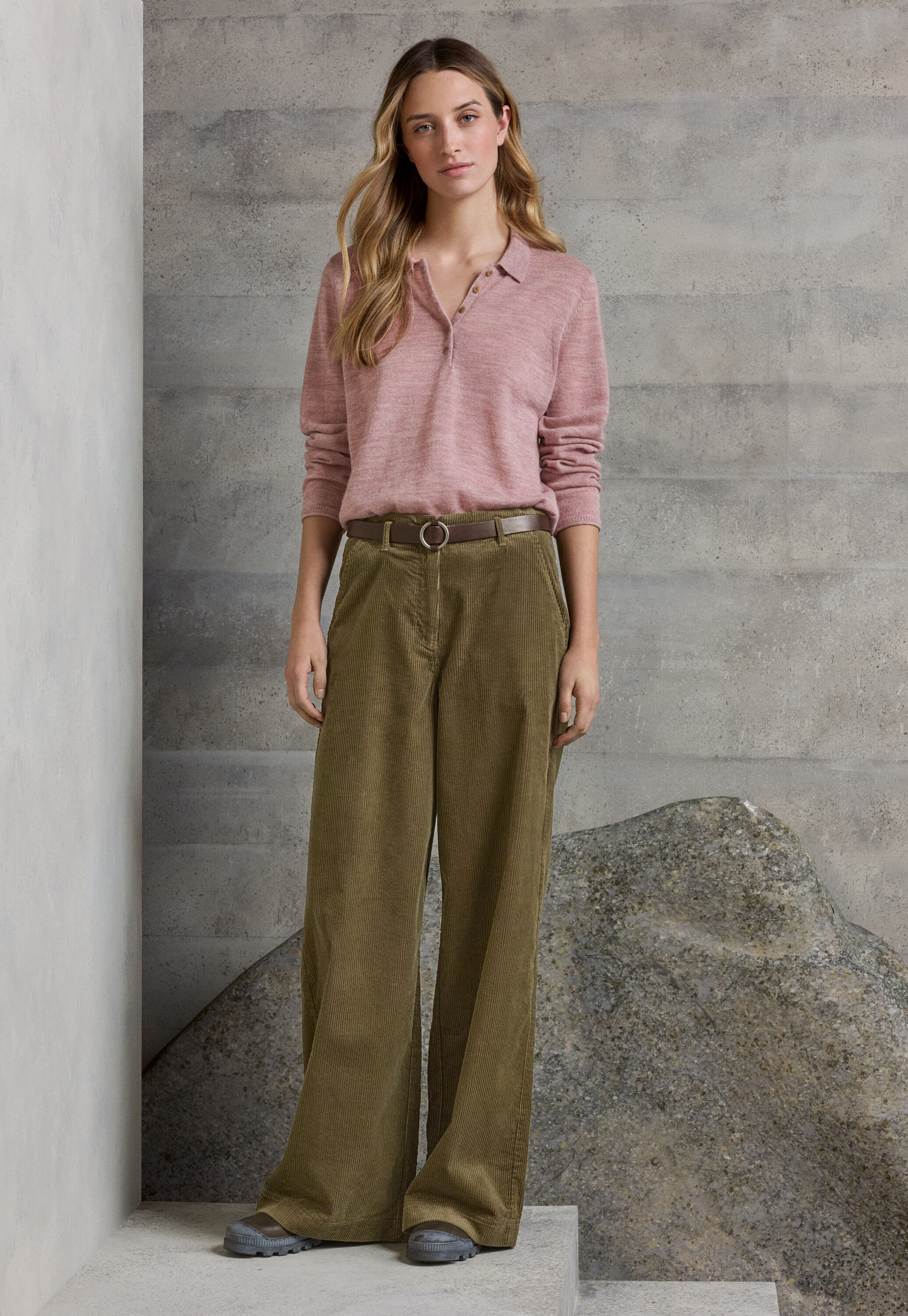 Pullover mit Kragen