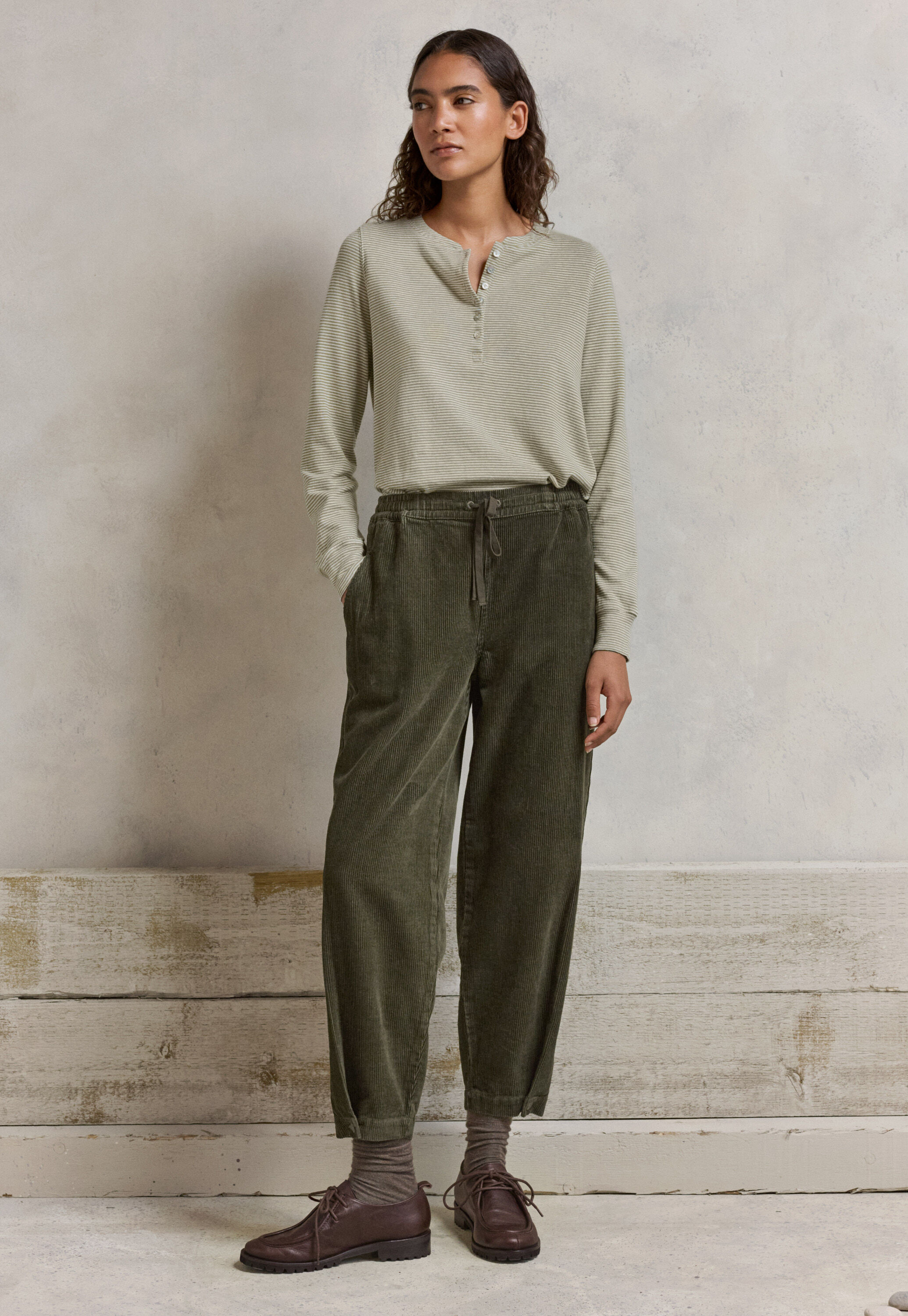 Schmal zulaufende Hose