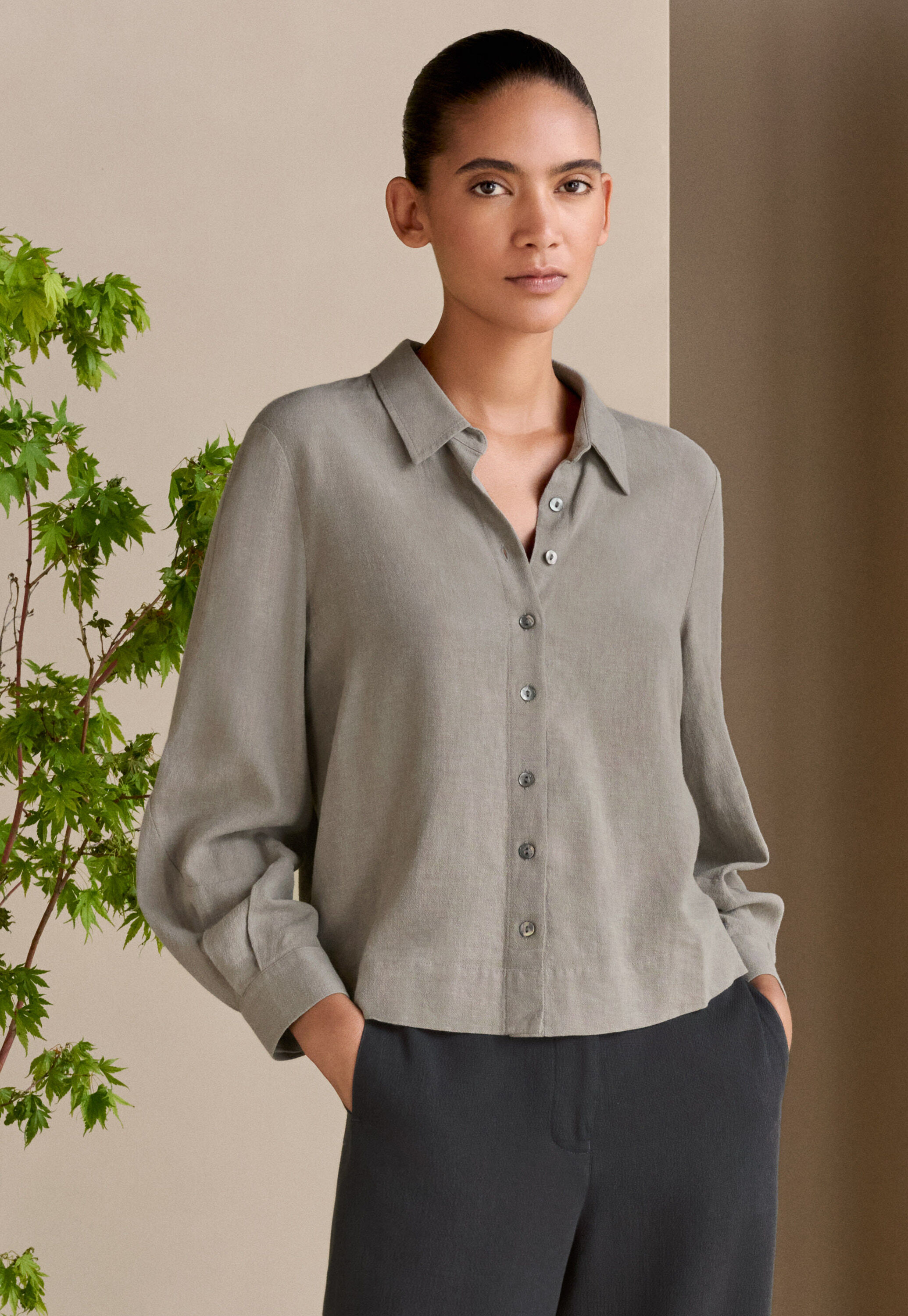 Bluse mit geschwungenen &Auml;rmeln