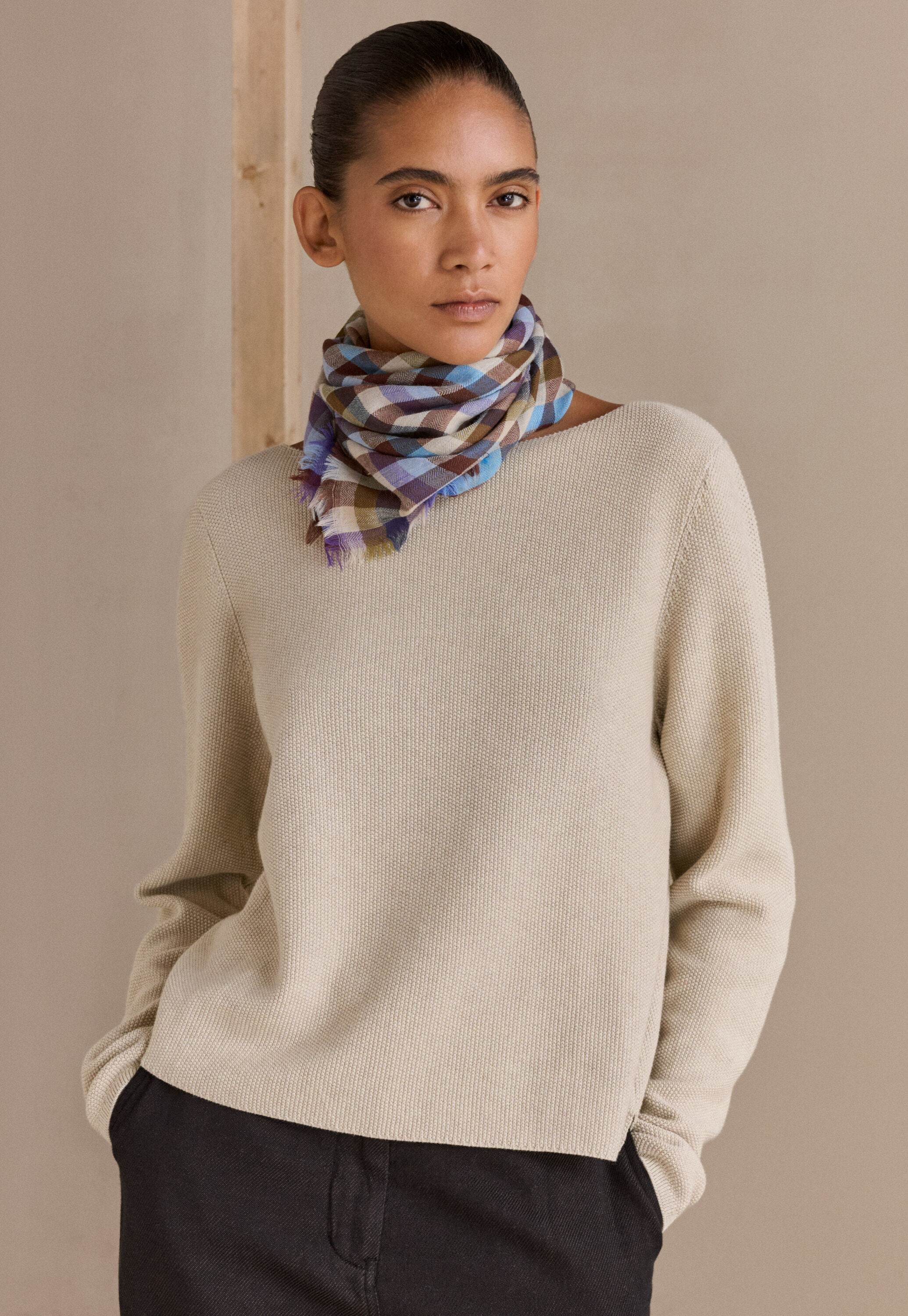 Pullover mit U-Boot-Ausschnitt