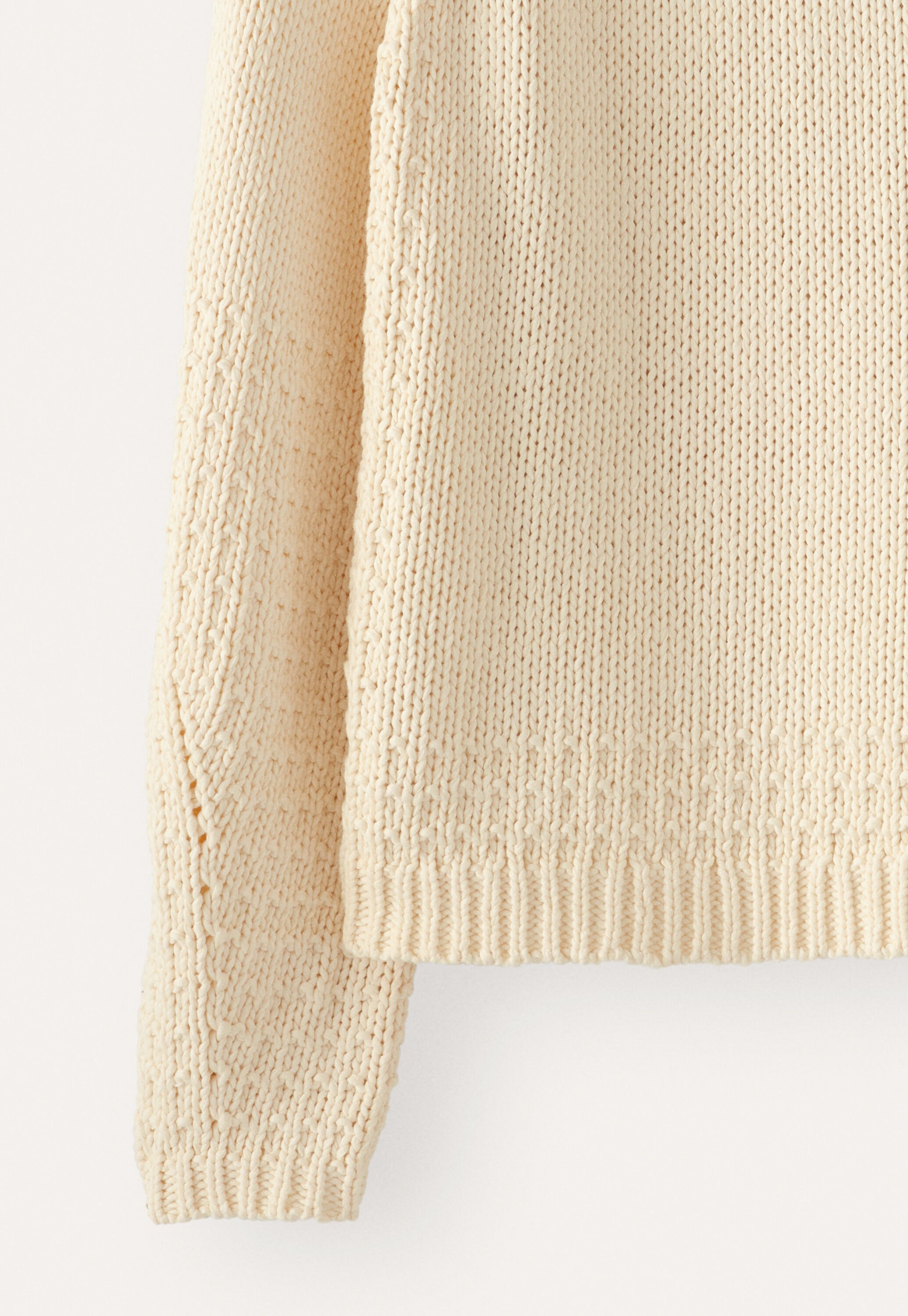 Pullover mit eingestricktem Muster