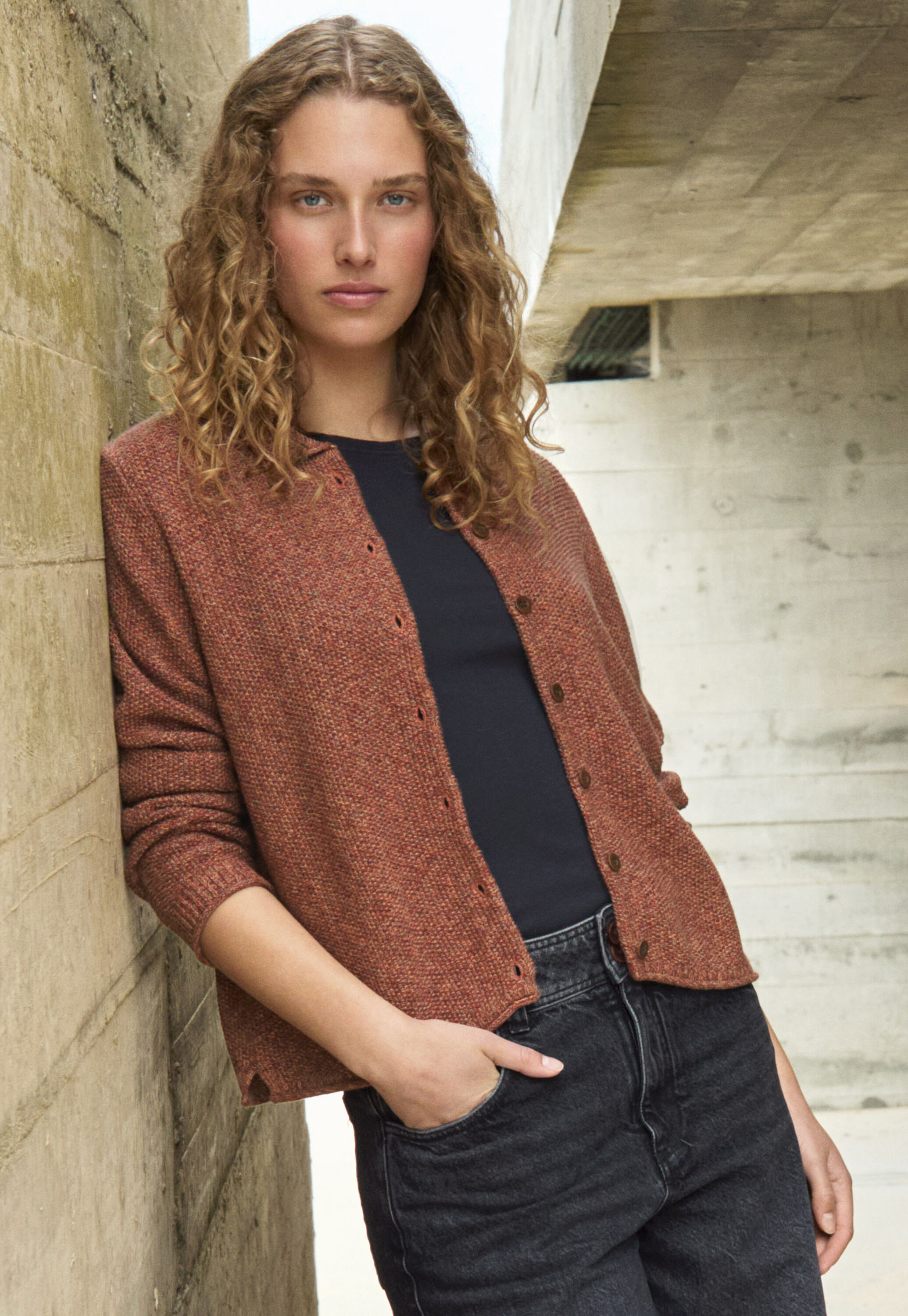 Cardigan im Perlmuster