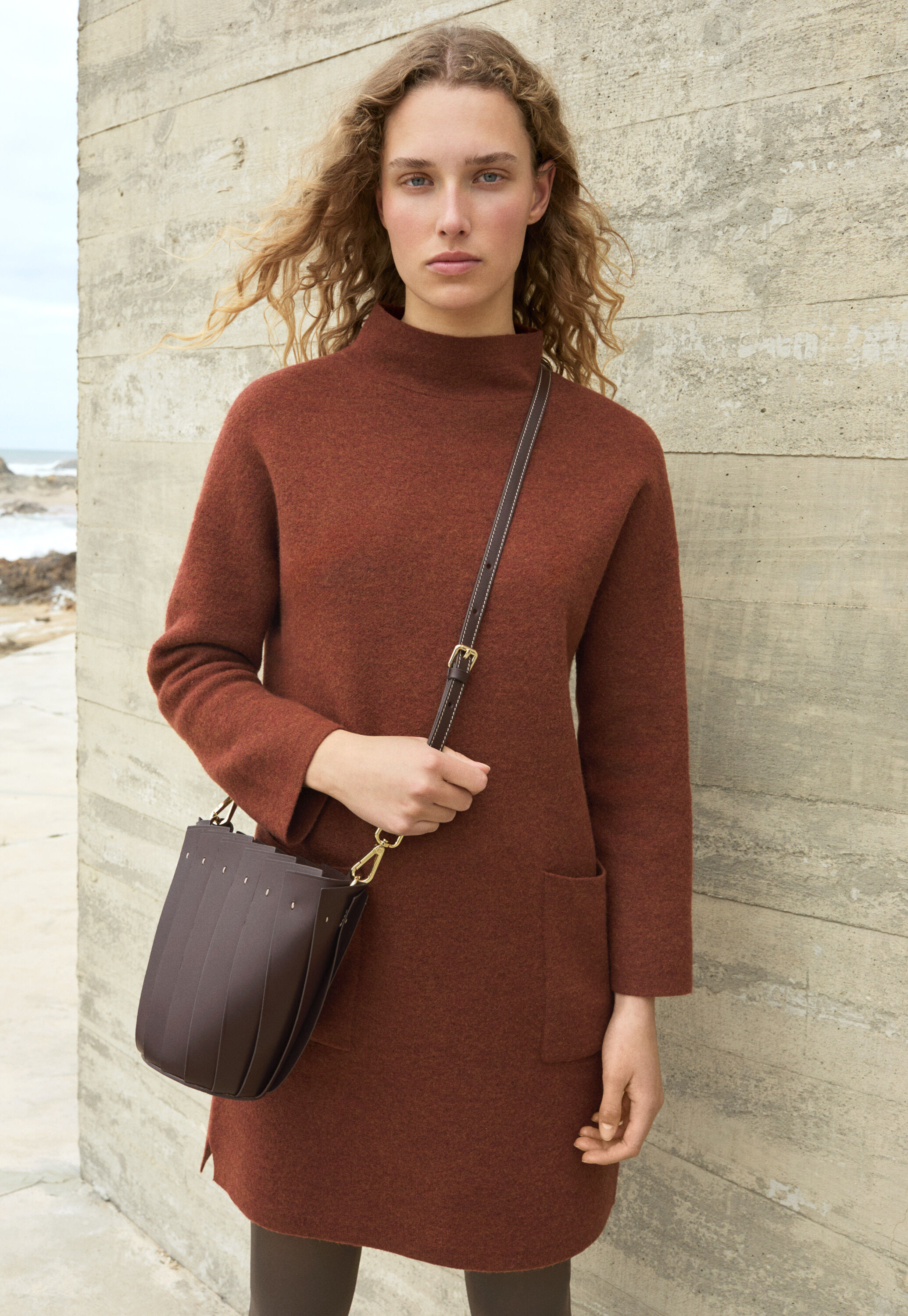 Kleid mit aufgesetzten Taschen