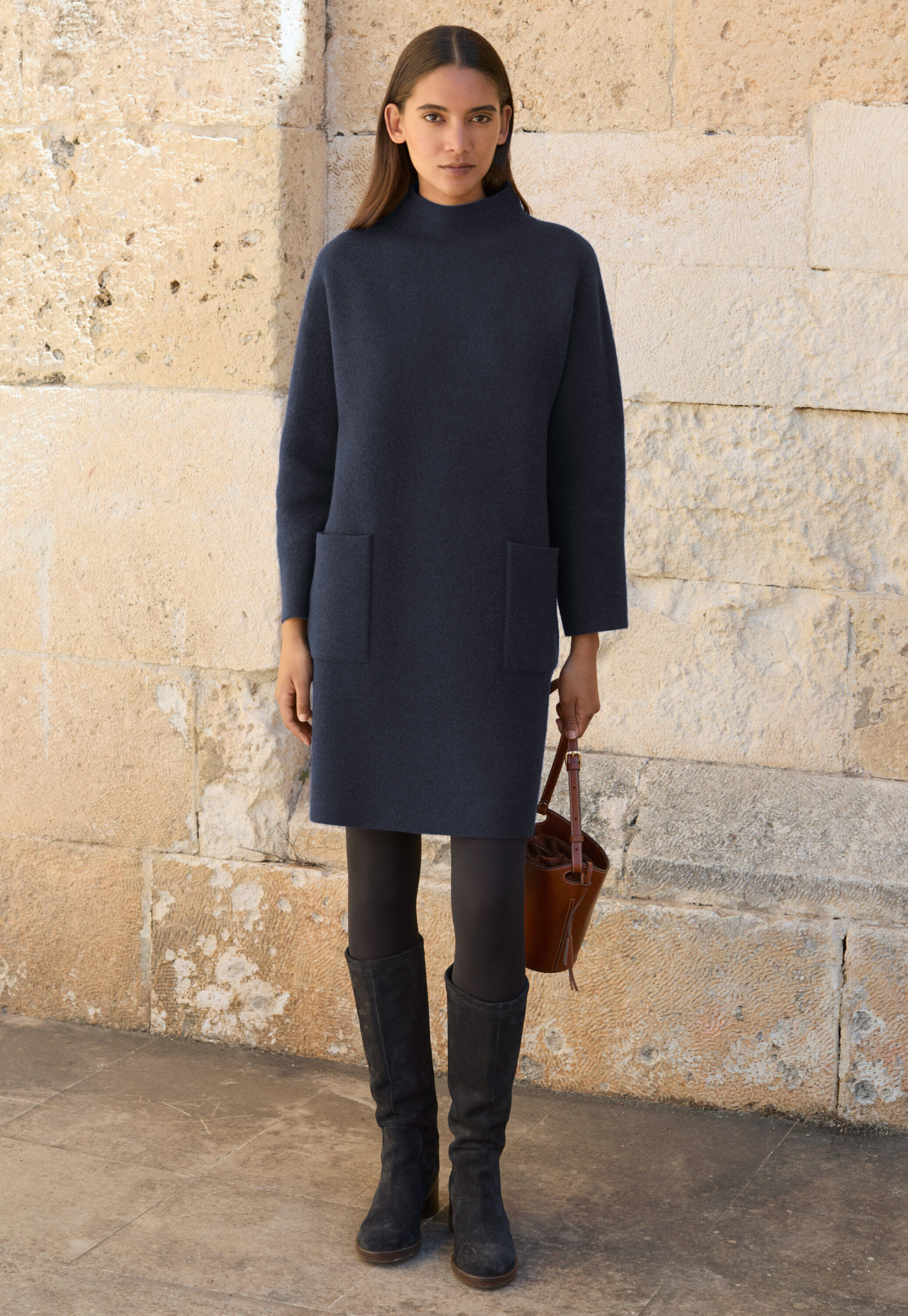 Kleid mit aufgesetzten Taschen