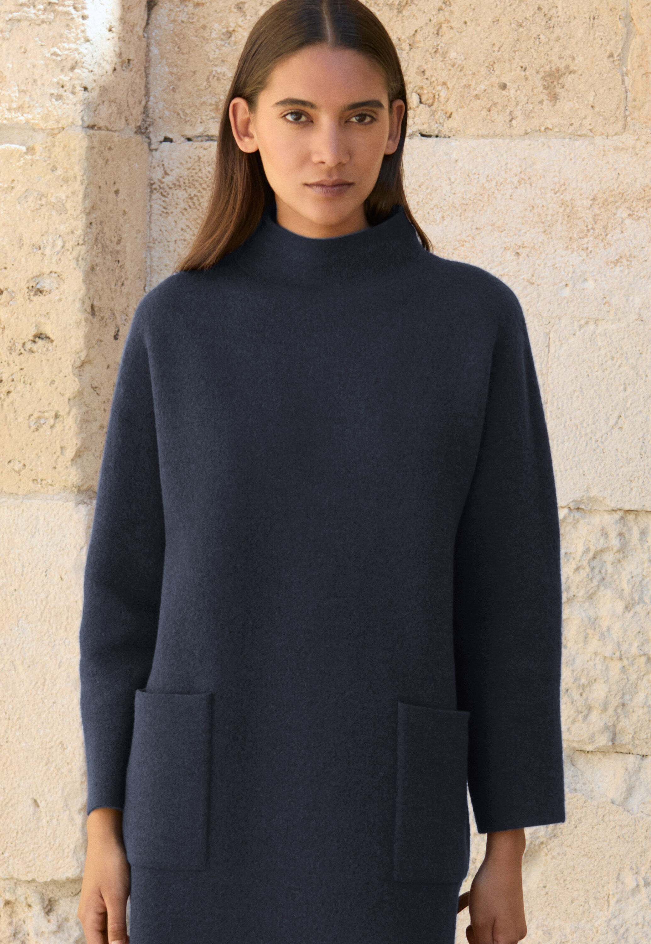 Kleid mit aufgesetzten Taschen