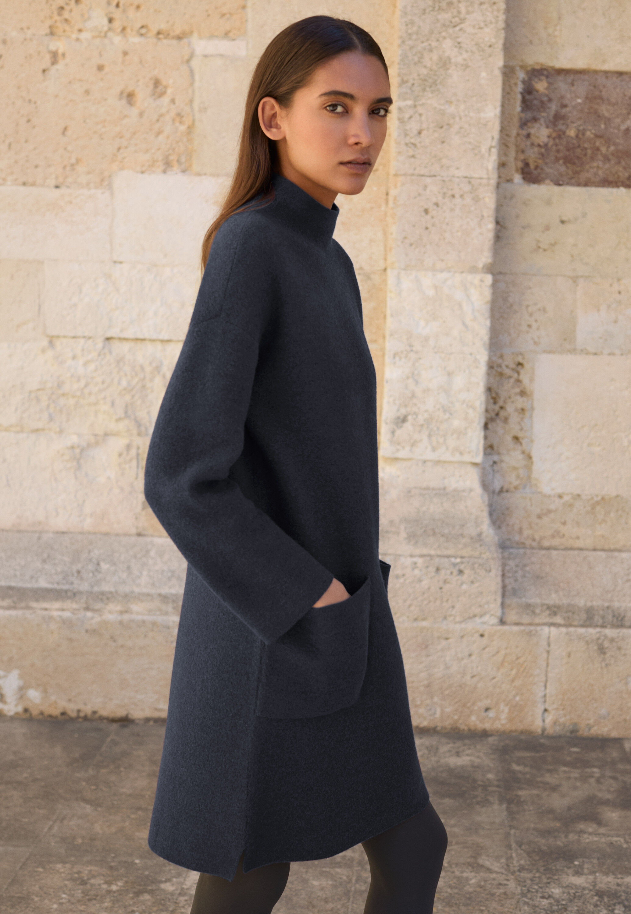 Kleid mit aufgesetzten Taschen