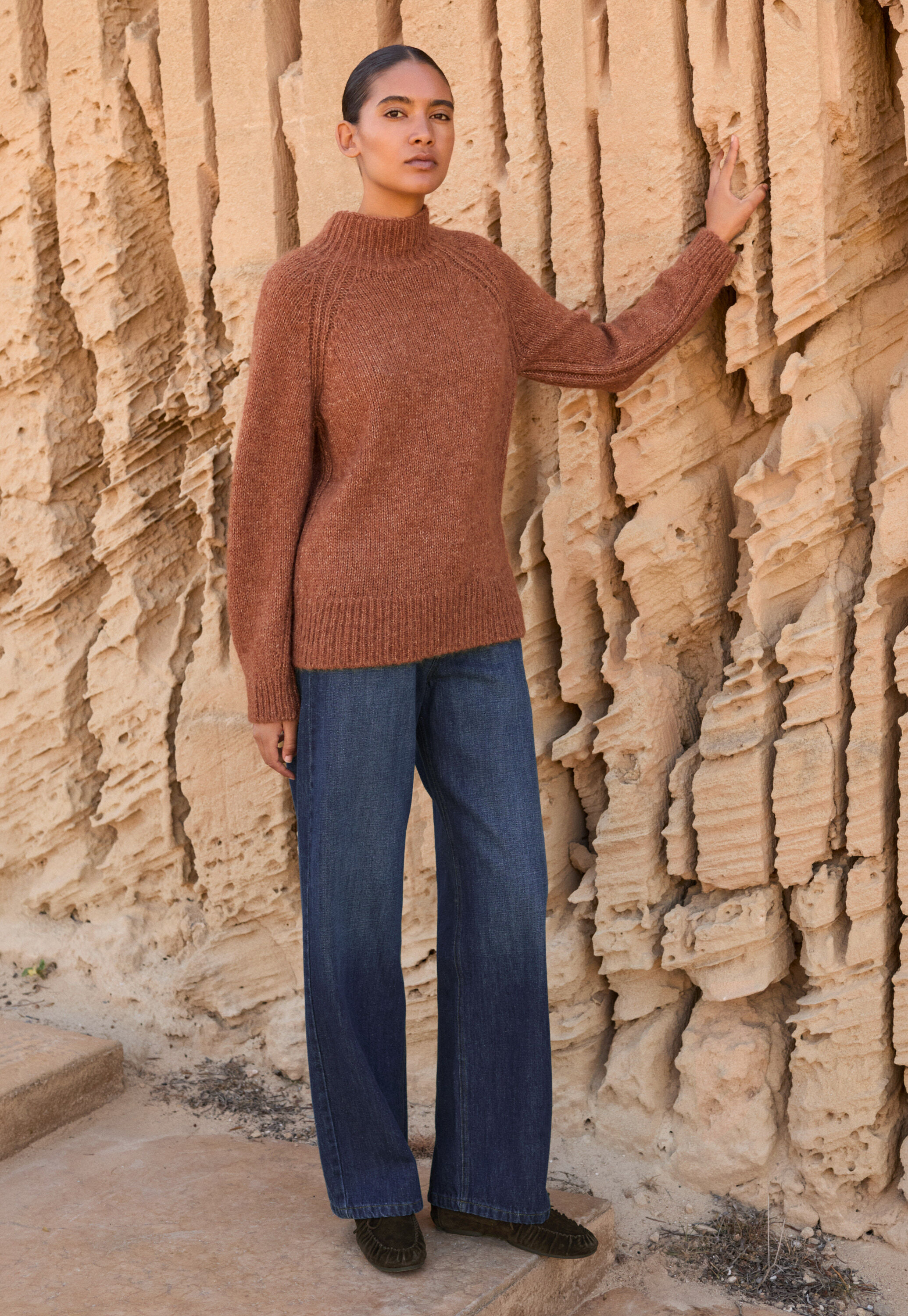 Raglanpullover mit Trichterkragen