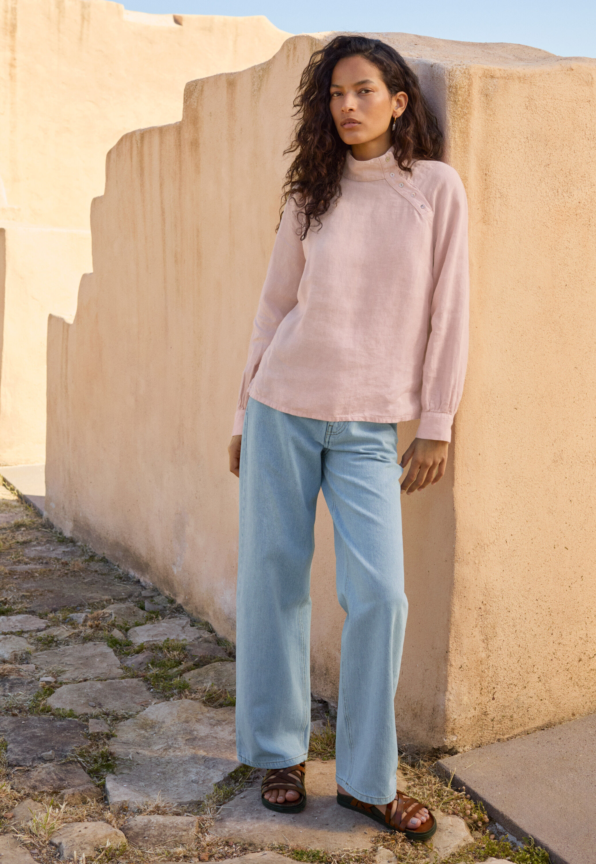 Bluse mit Trichterkragen