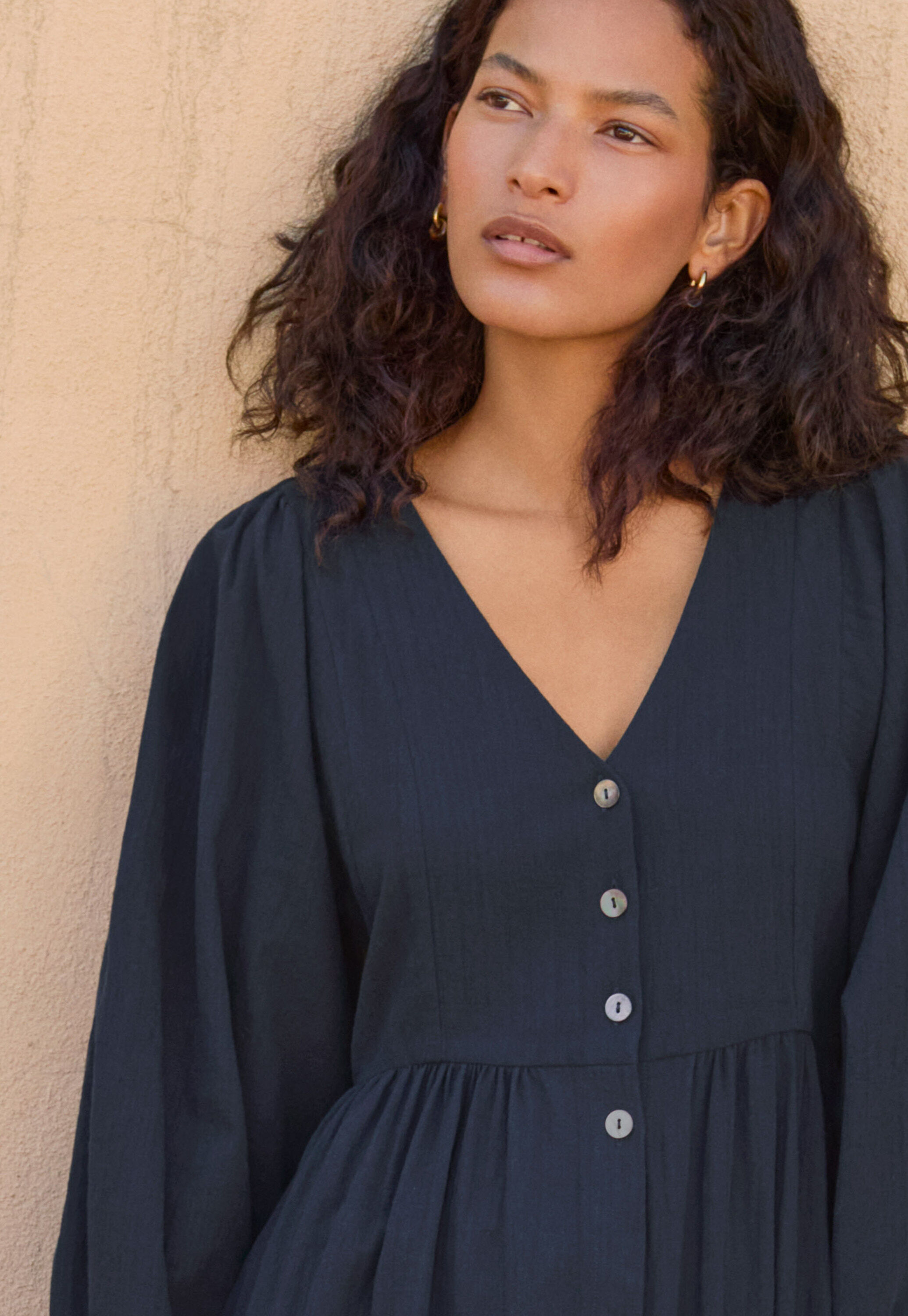 Kleid mit gerafften &Auml;rmeln