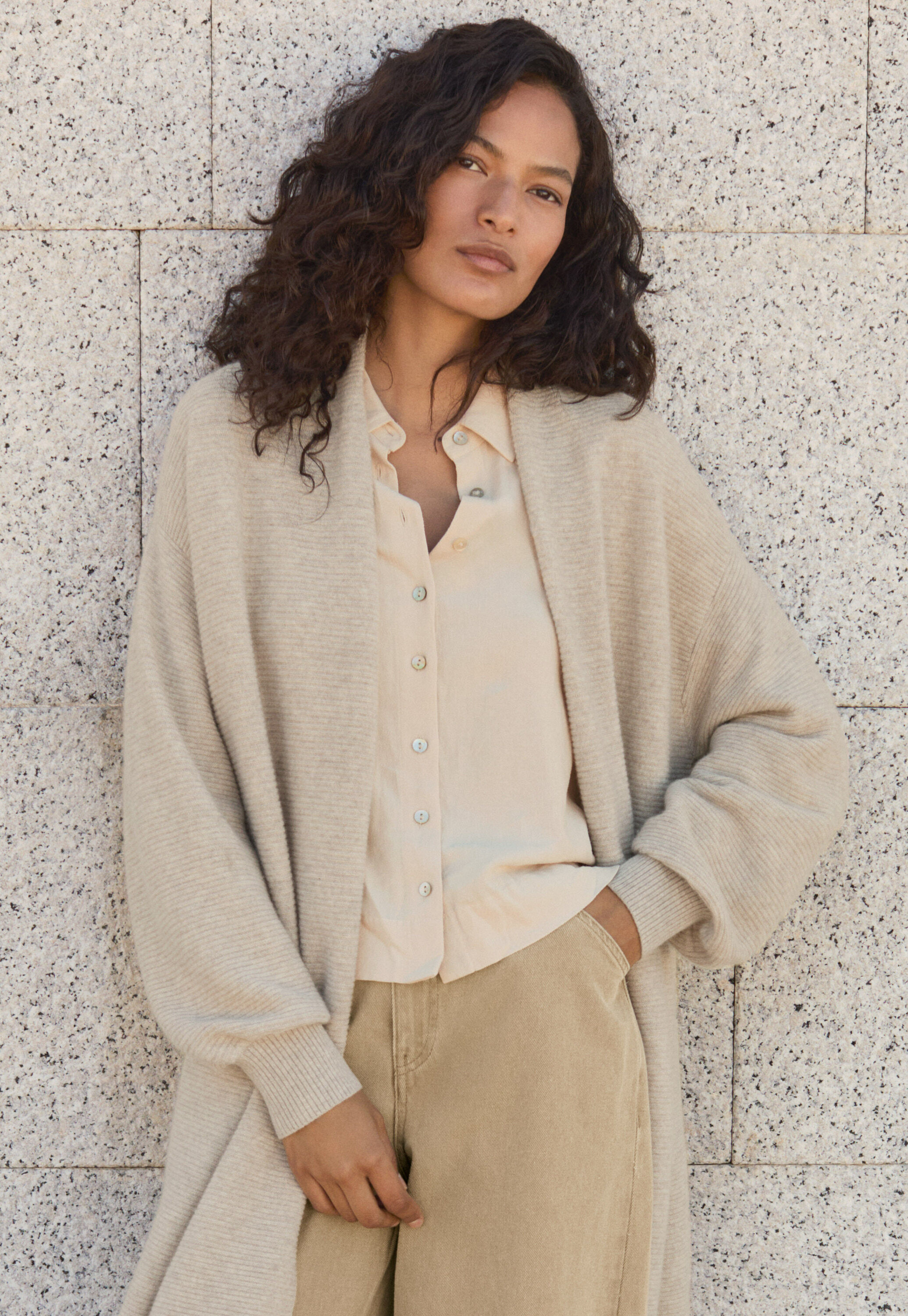 Bluse mit geschwungenen &Auml;rmeln