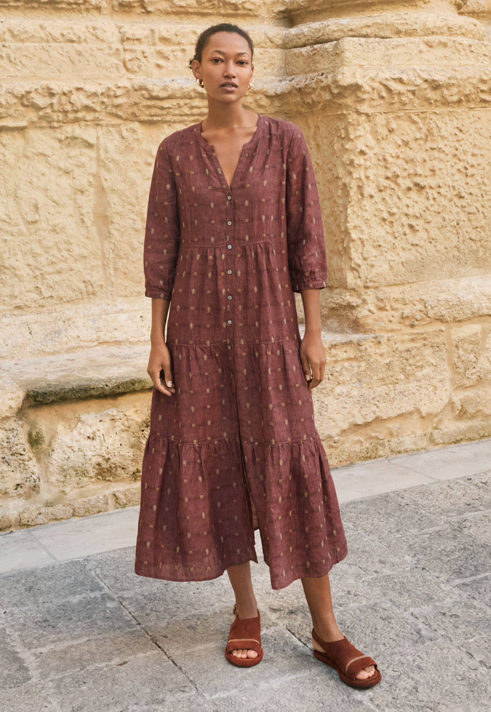 Kleid aus geklipptem Dobby-Gewebe