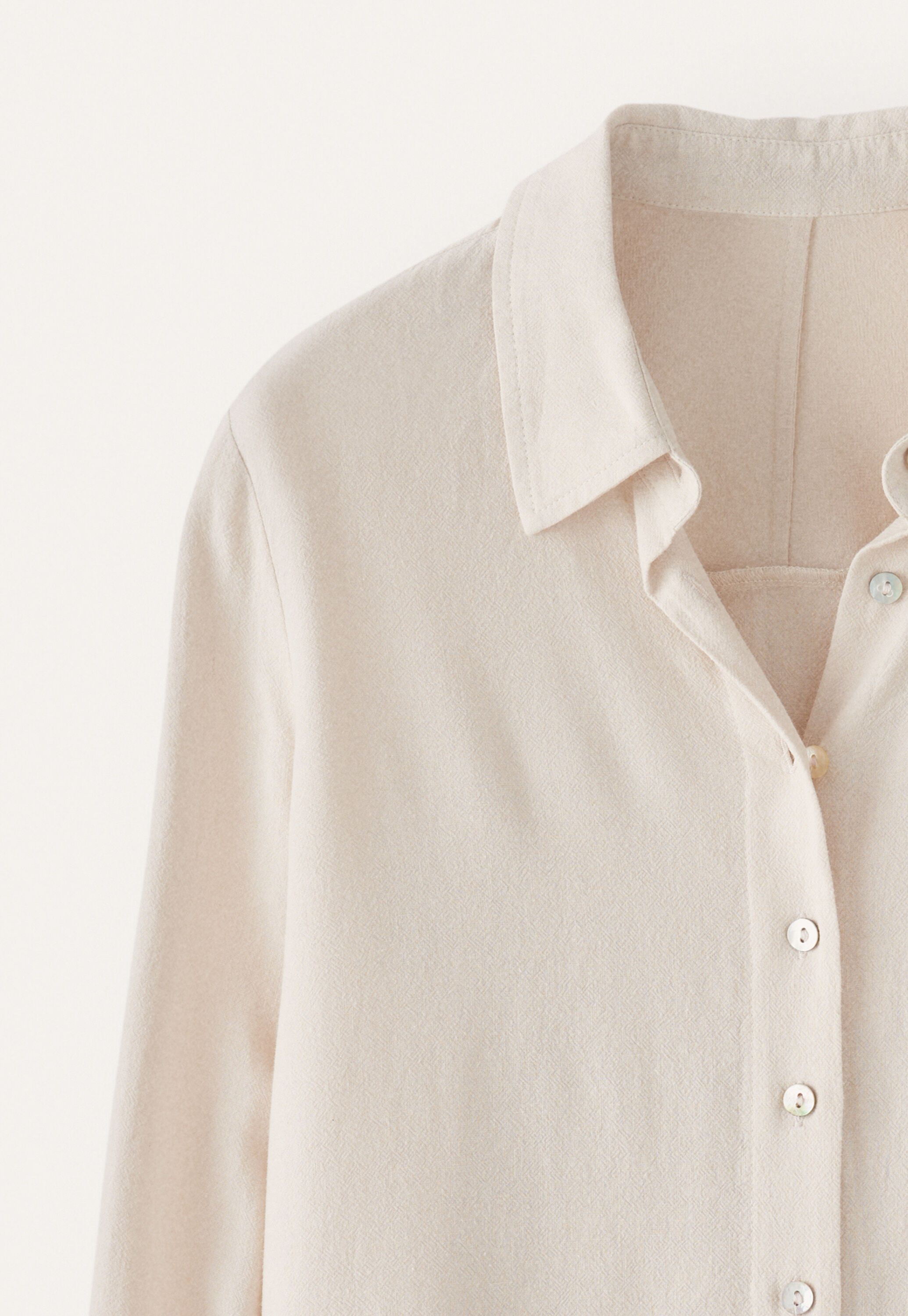Bluse mit geschwungenen &Auml;rmeln