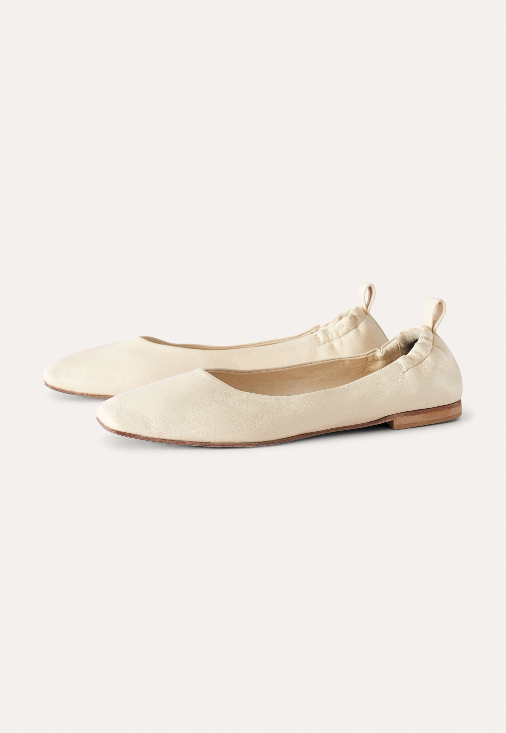 Pumps mit quadratischer Zehenpartie