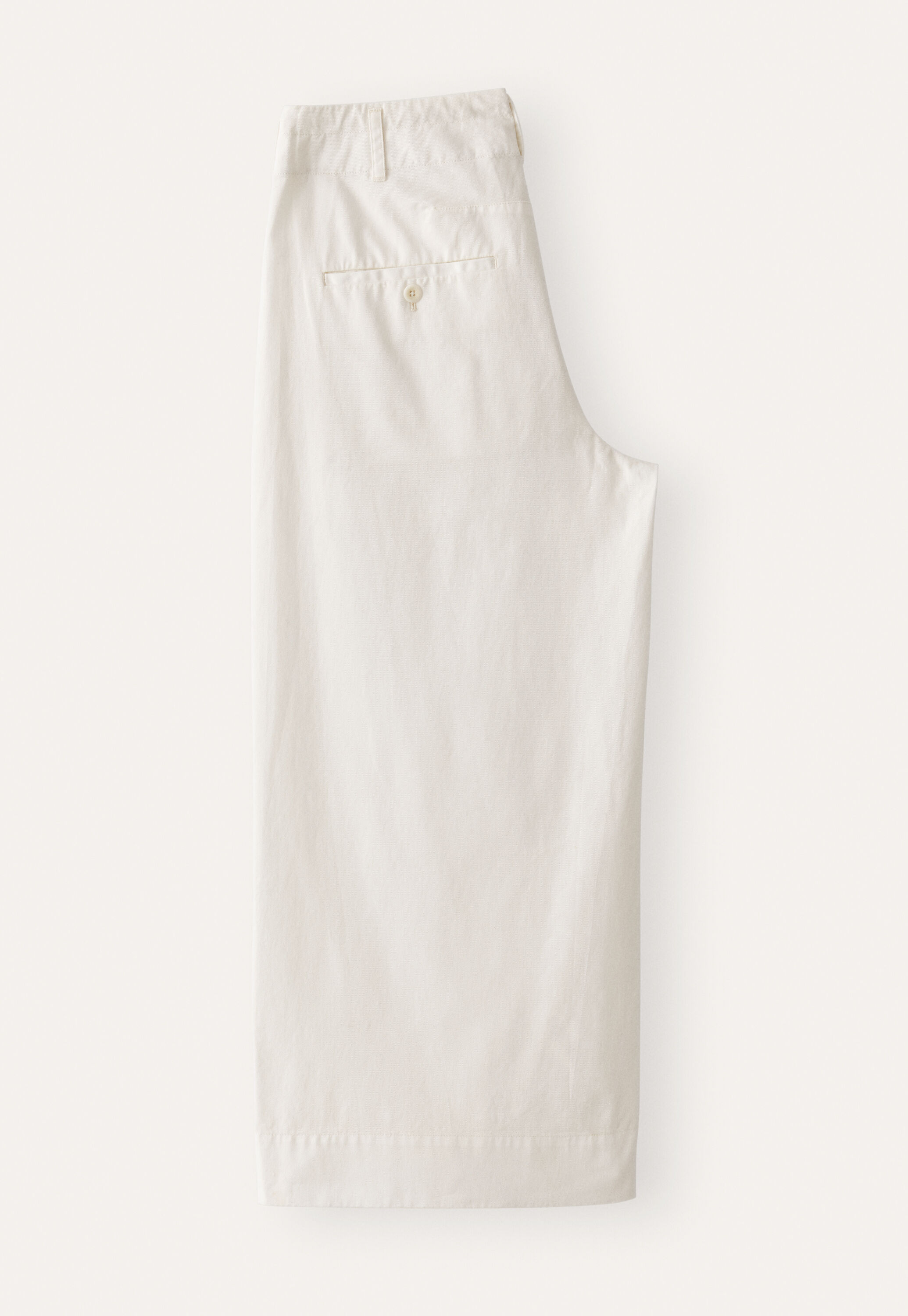 K&uuml;rzer geschnittene Hose mit Faltenfront