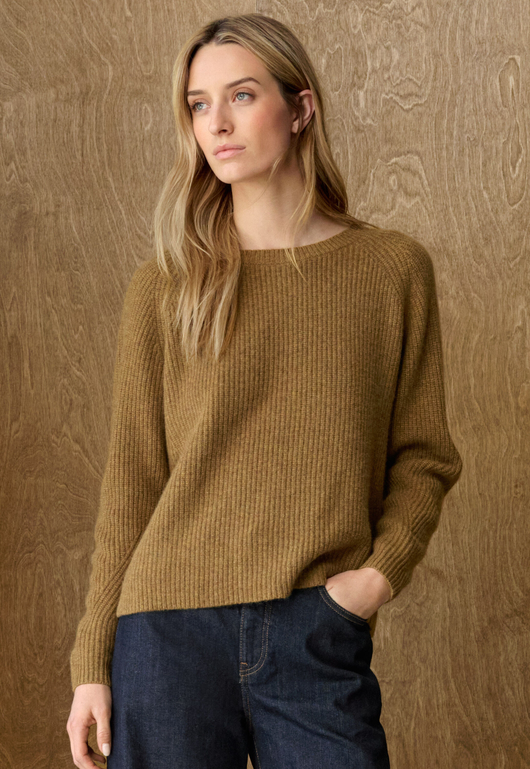 Gerippter Pullover mit Rundhalsausschnitt