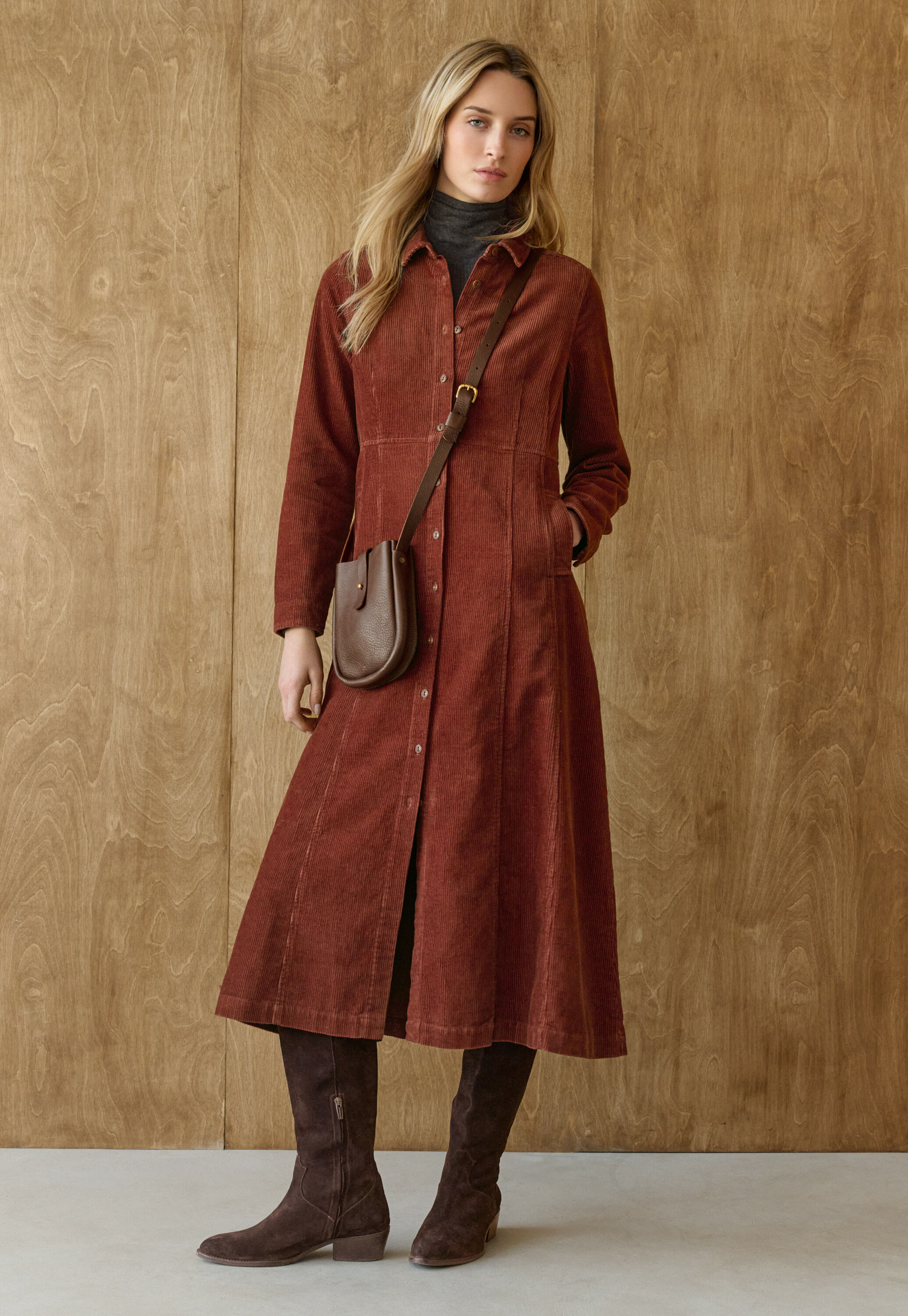 Kleid mit Eins&auml;tzen