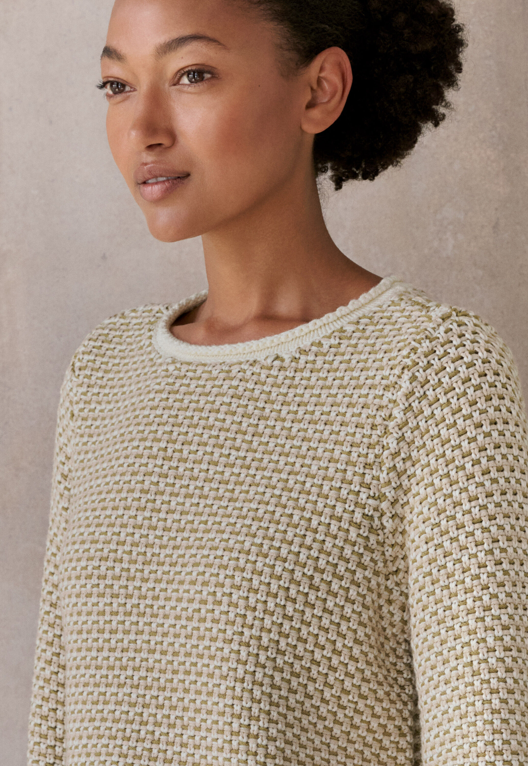 Kastiger Pullover mit Inlaymuster