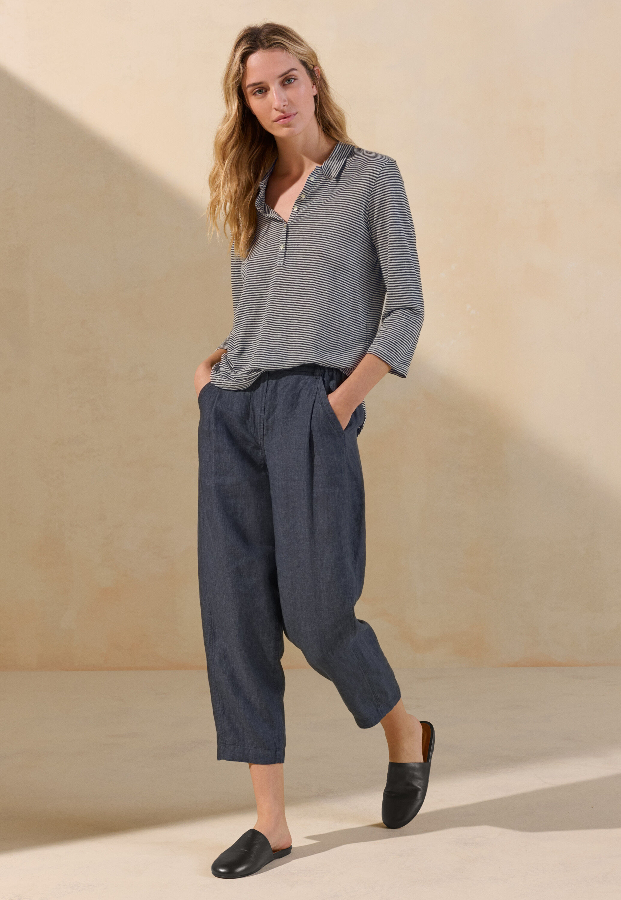 K&uuml;rzere, schmal zulaufende Hose