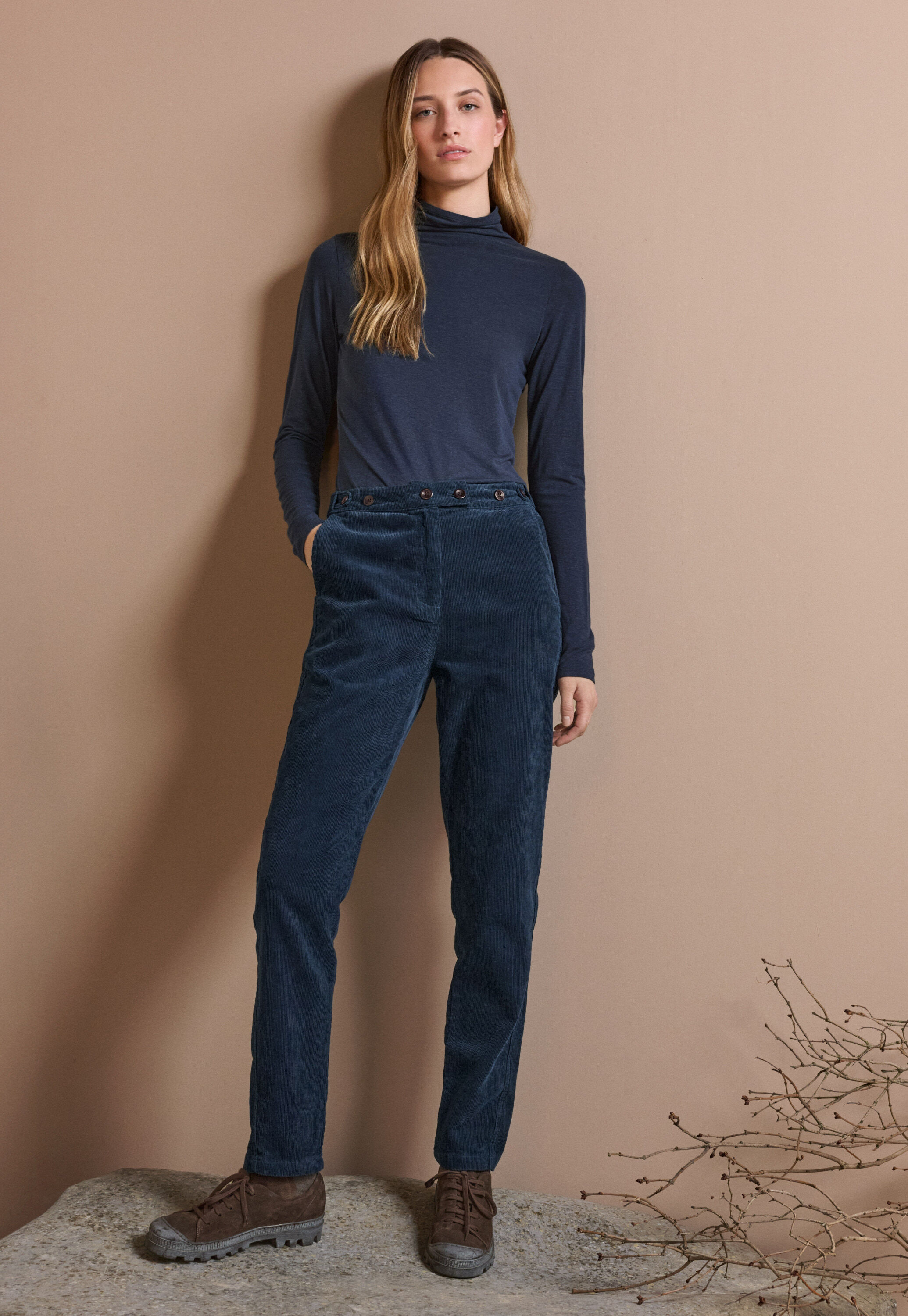 Hose mit schmal zulaufendem Bein