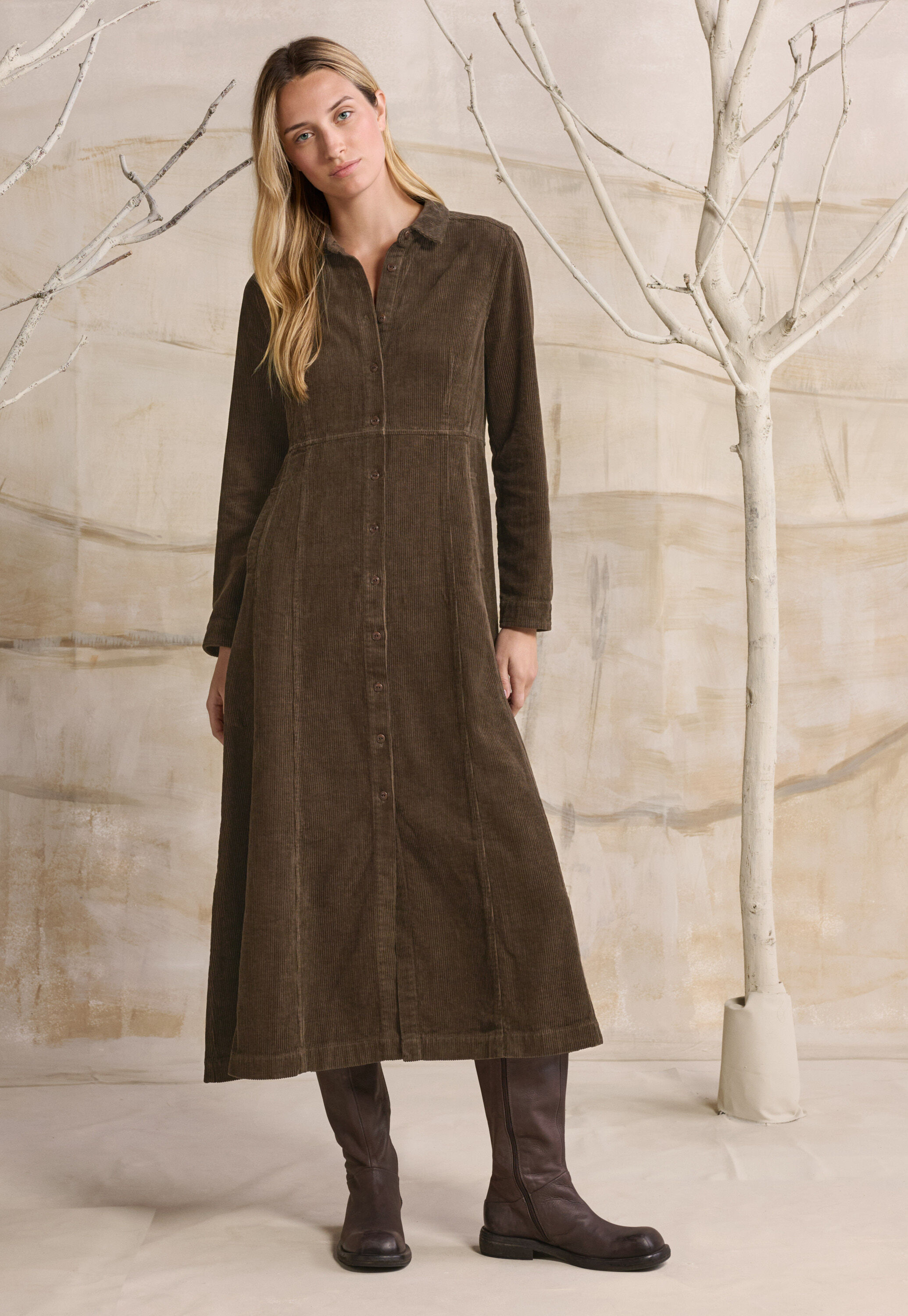 Kleid mit Eins&auml;tzen