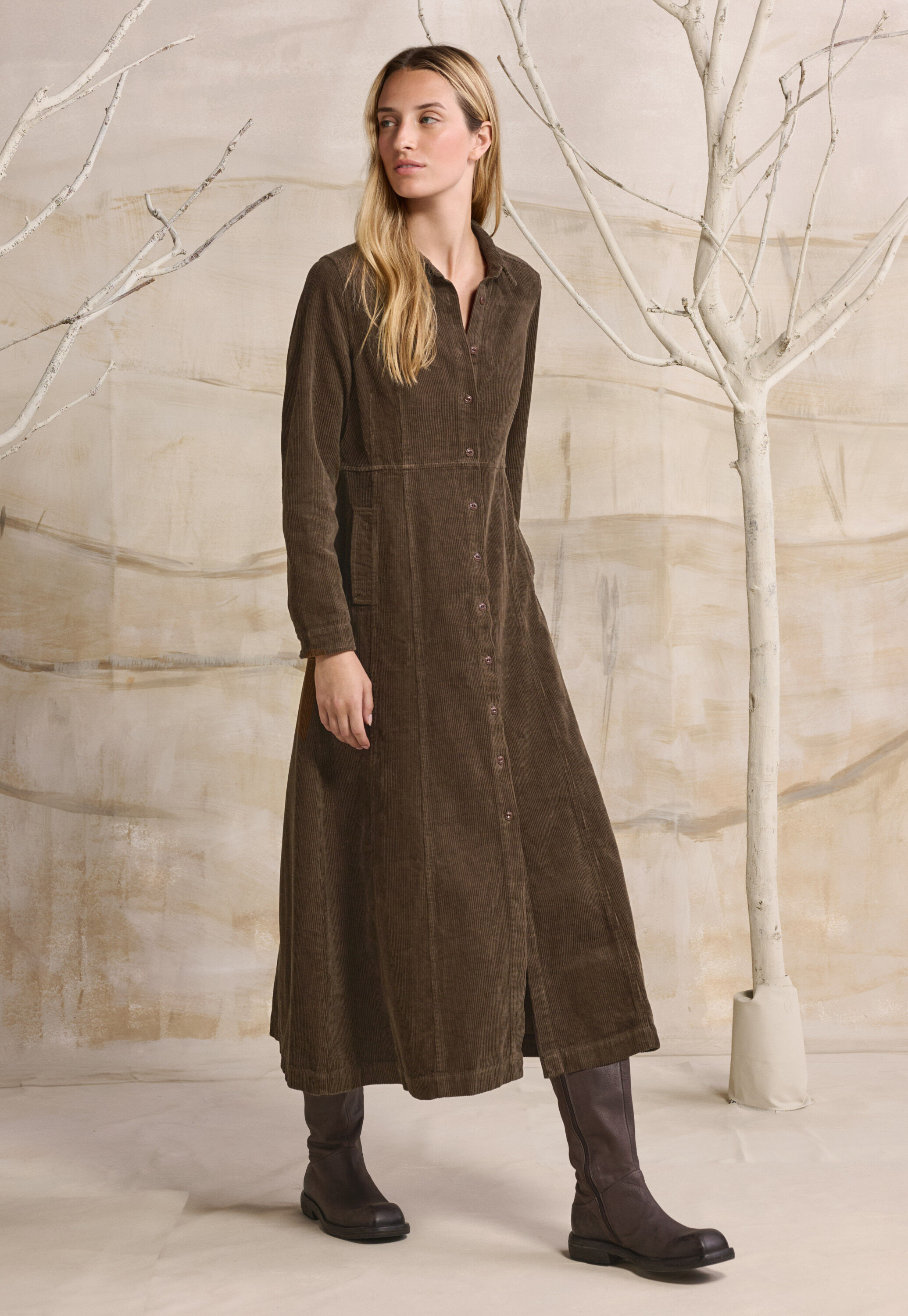 Kleid mit Eins&auml;tzen