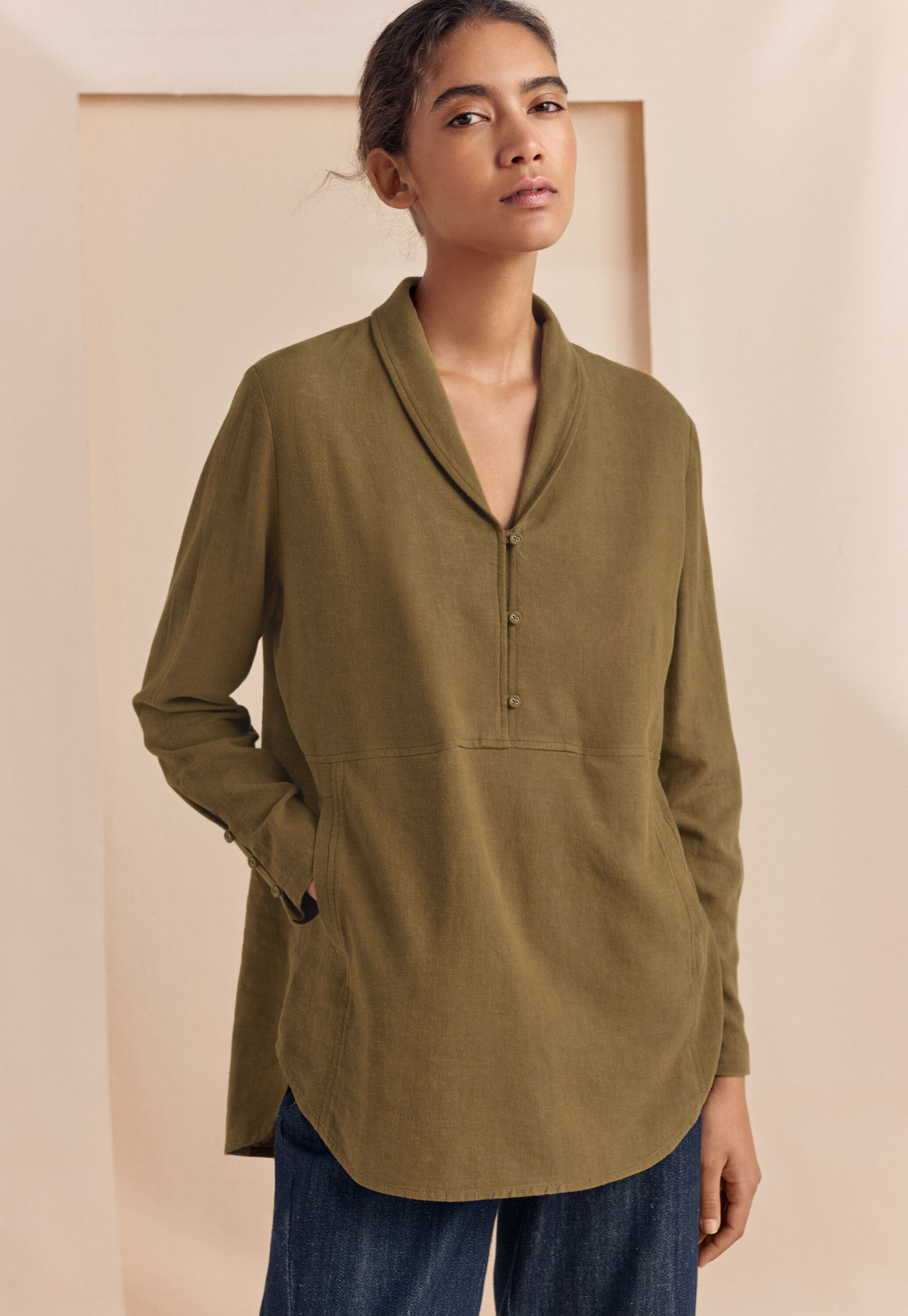 Bluse mit Schalkragen
