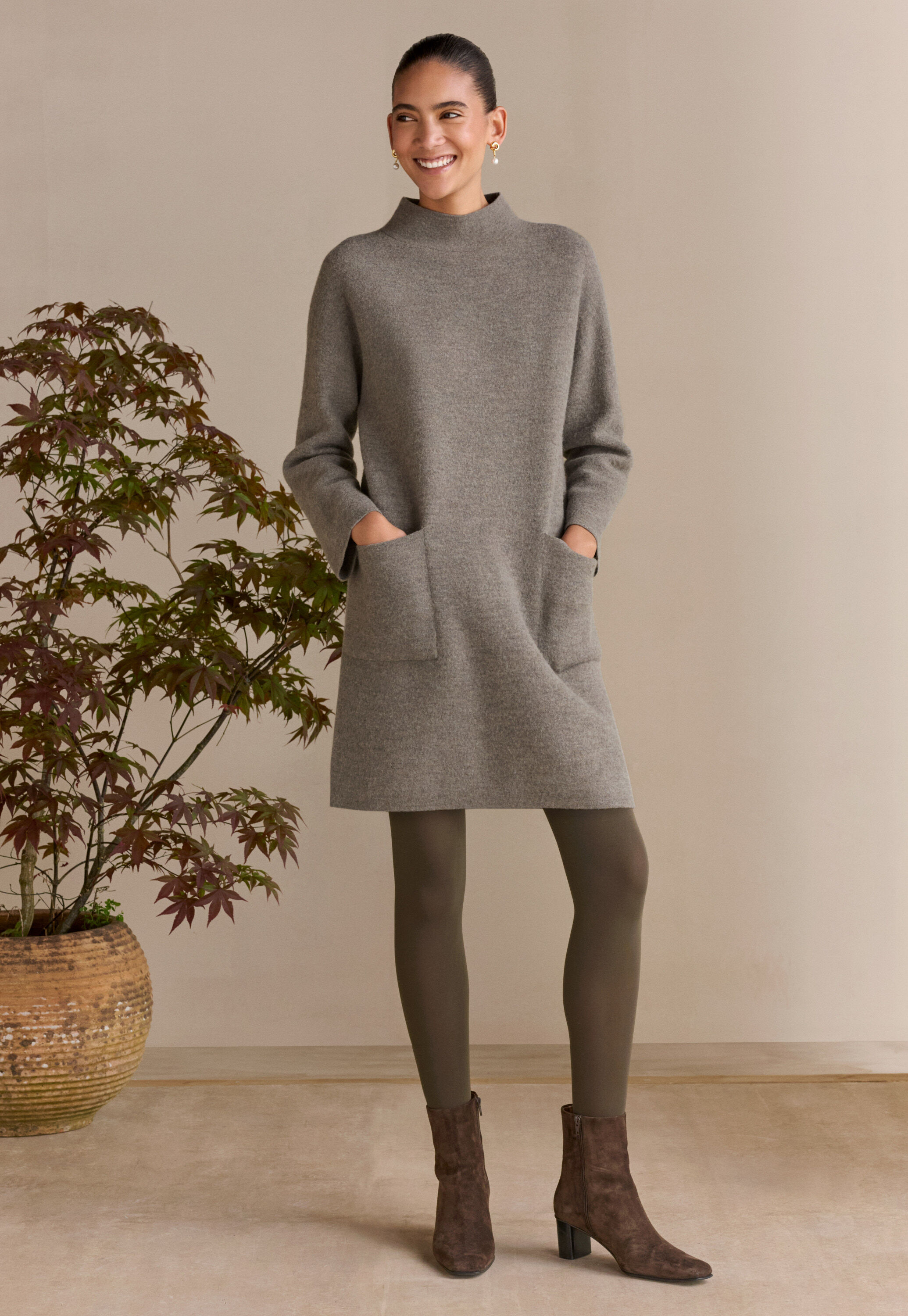Kleid mit aufgesetzten Taschen