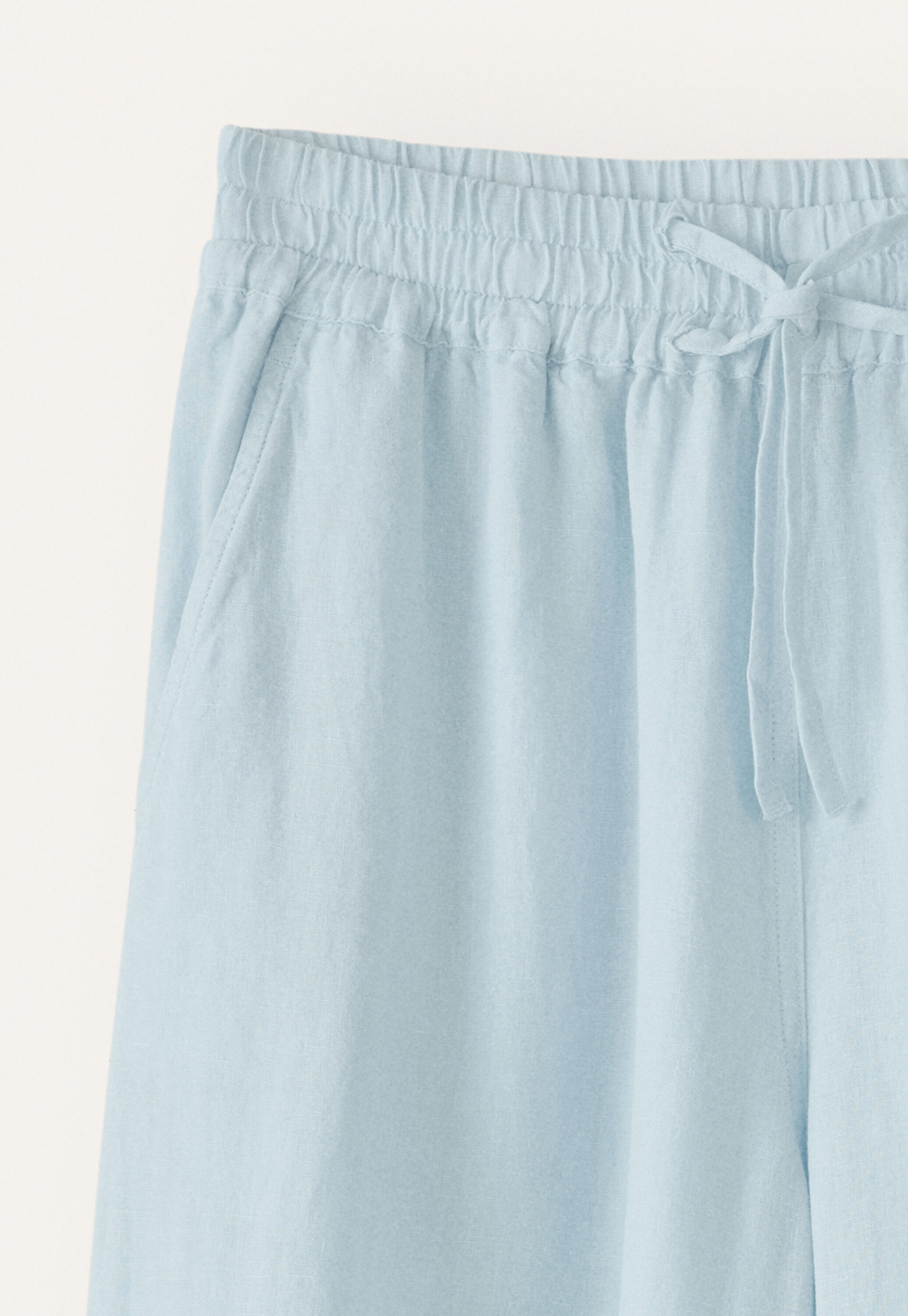 Schmal zulaufende Schlupfhose