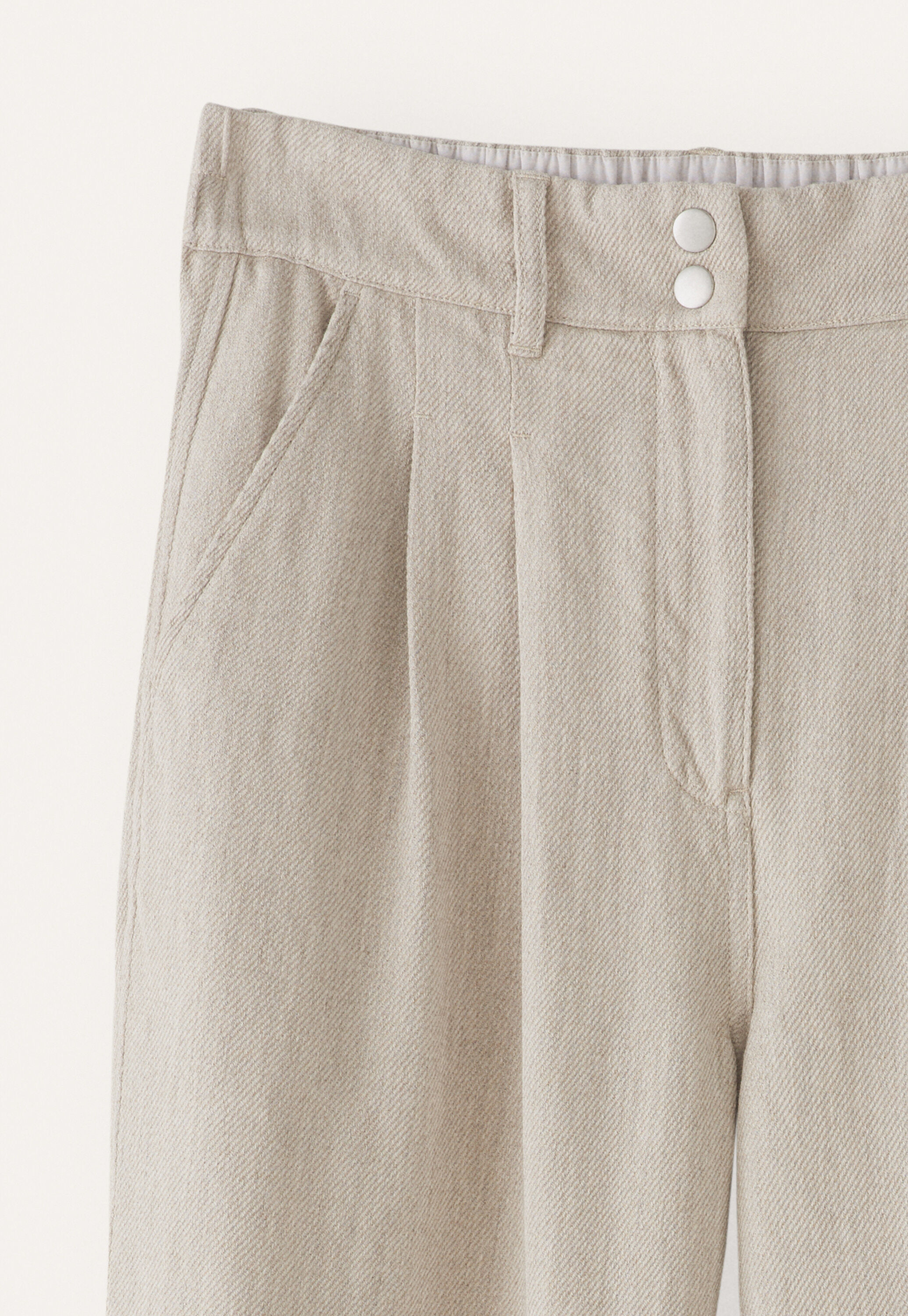 Schmal zulaufende Hose