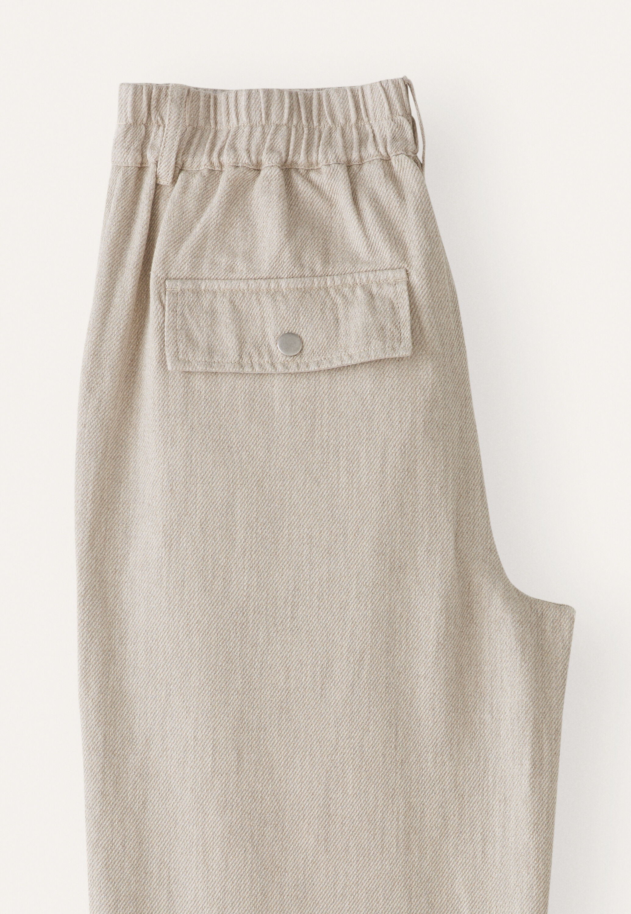 Schmal zulaufende Hose