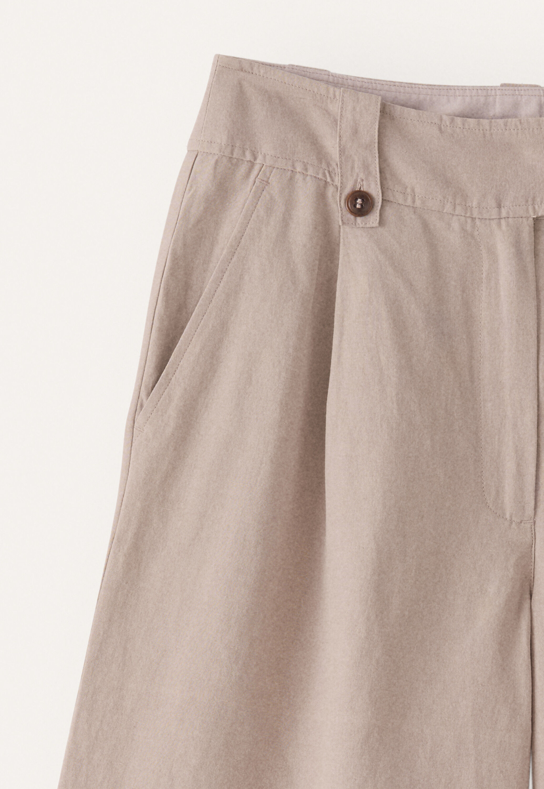 Shorts mit Faltenfront