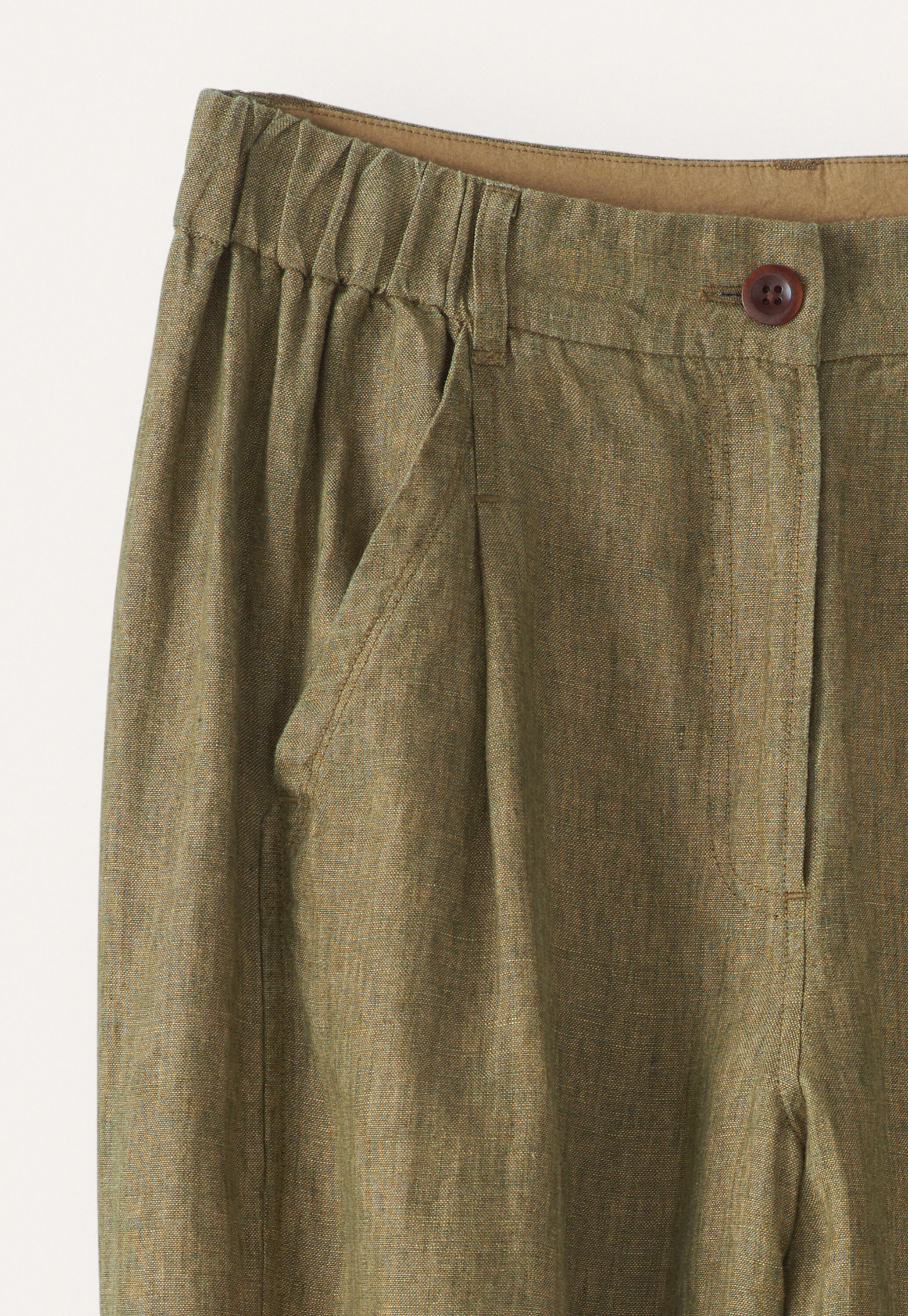 K&uuml;rzere, schmal zulaufende Hose