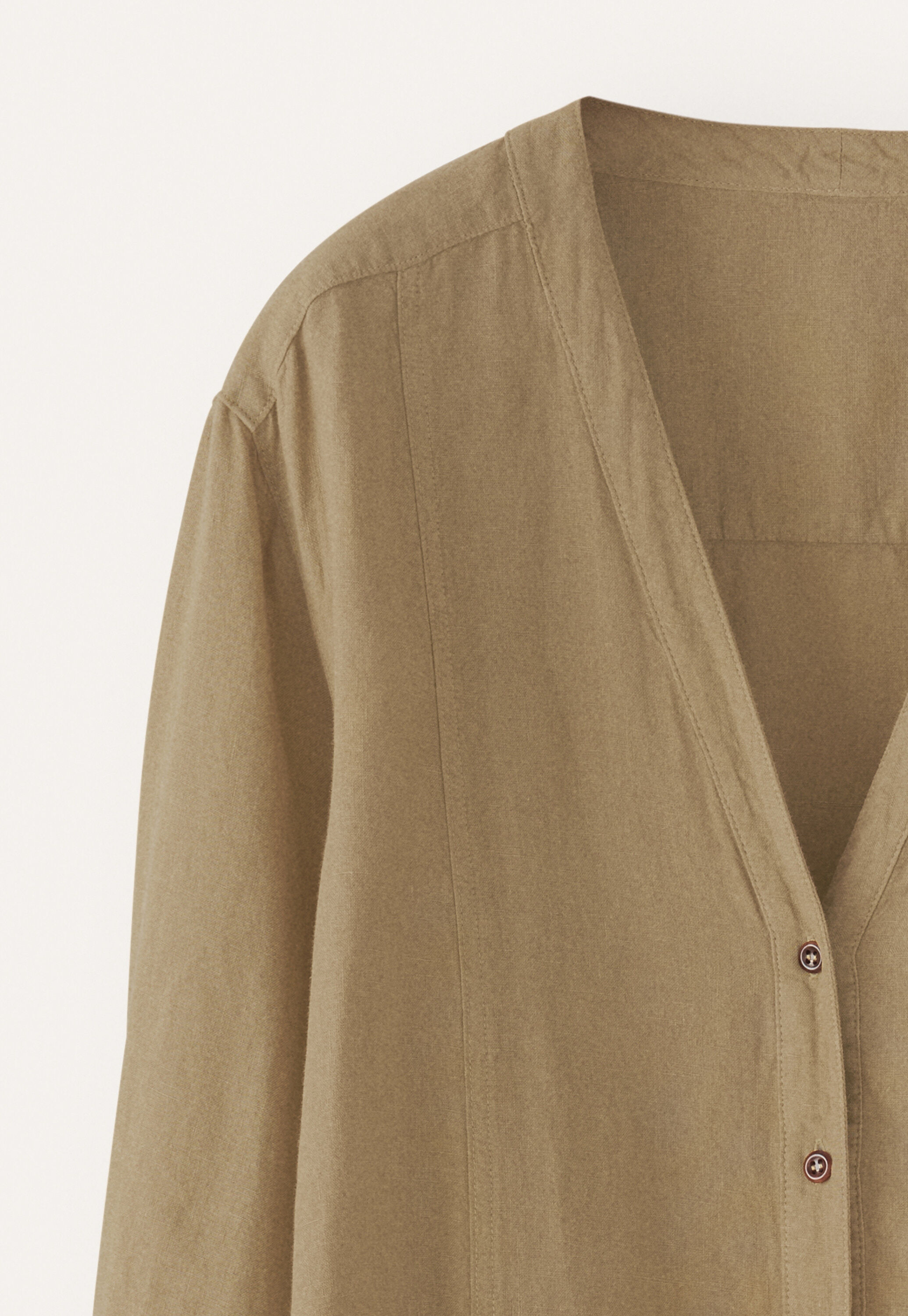 Kleid mit V-Ausschnitt