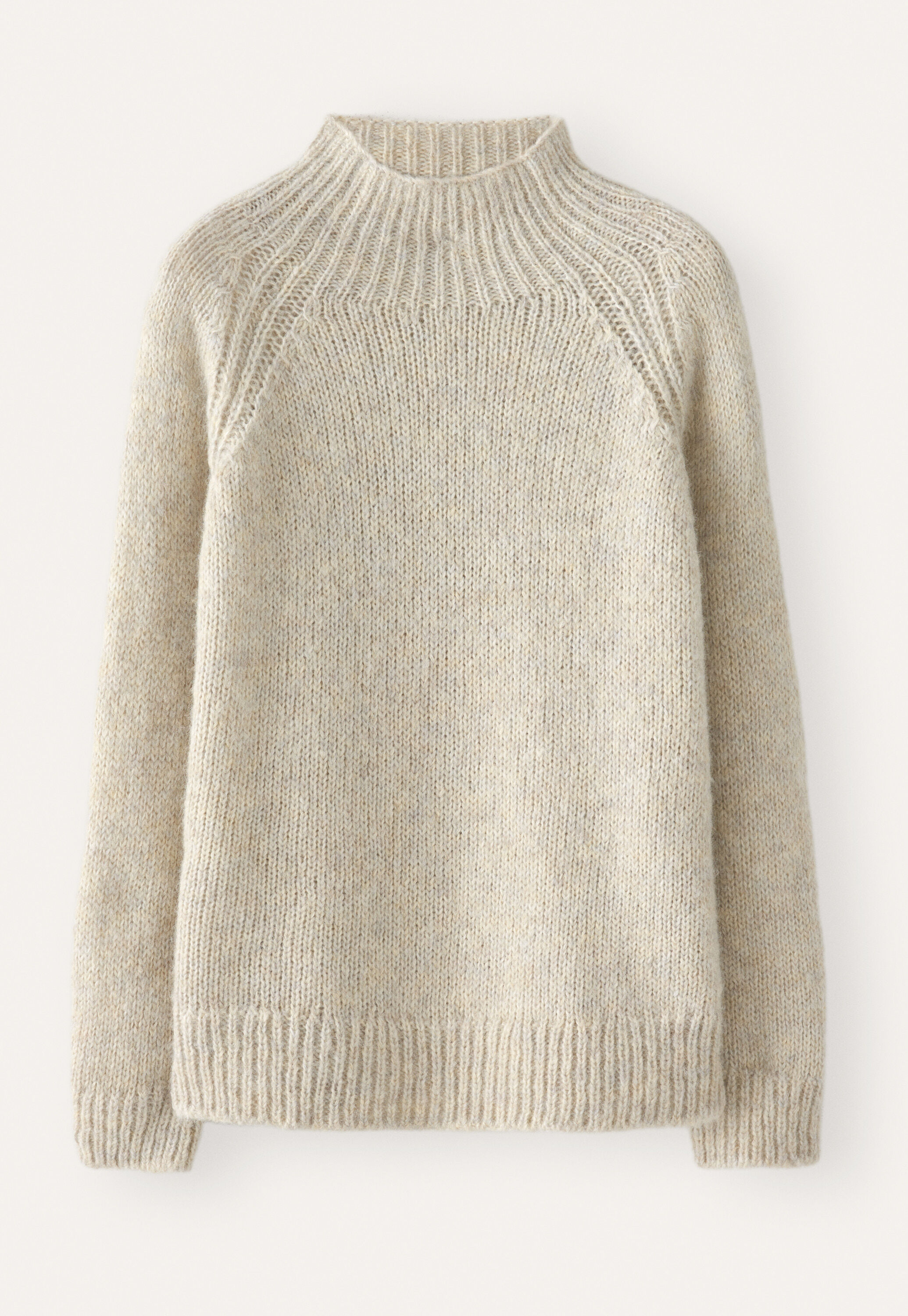Raglanpullover mit Trichterkragen