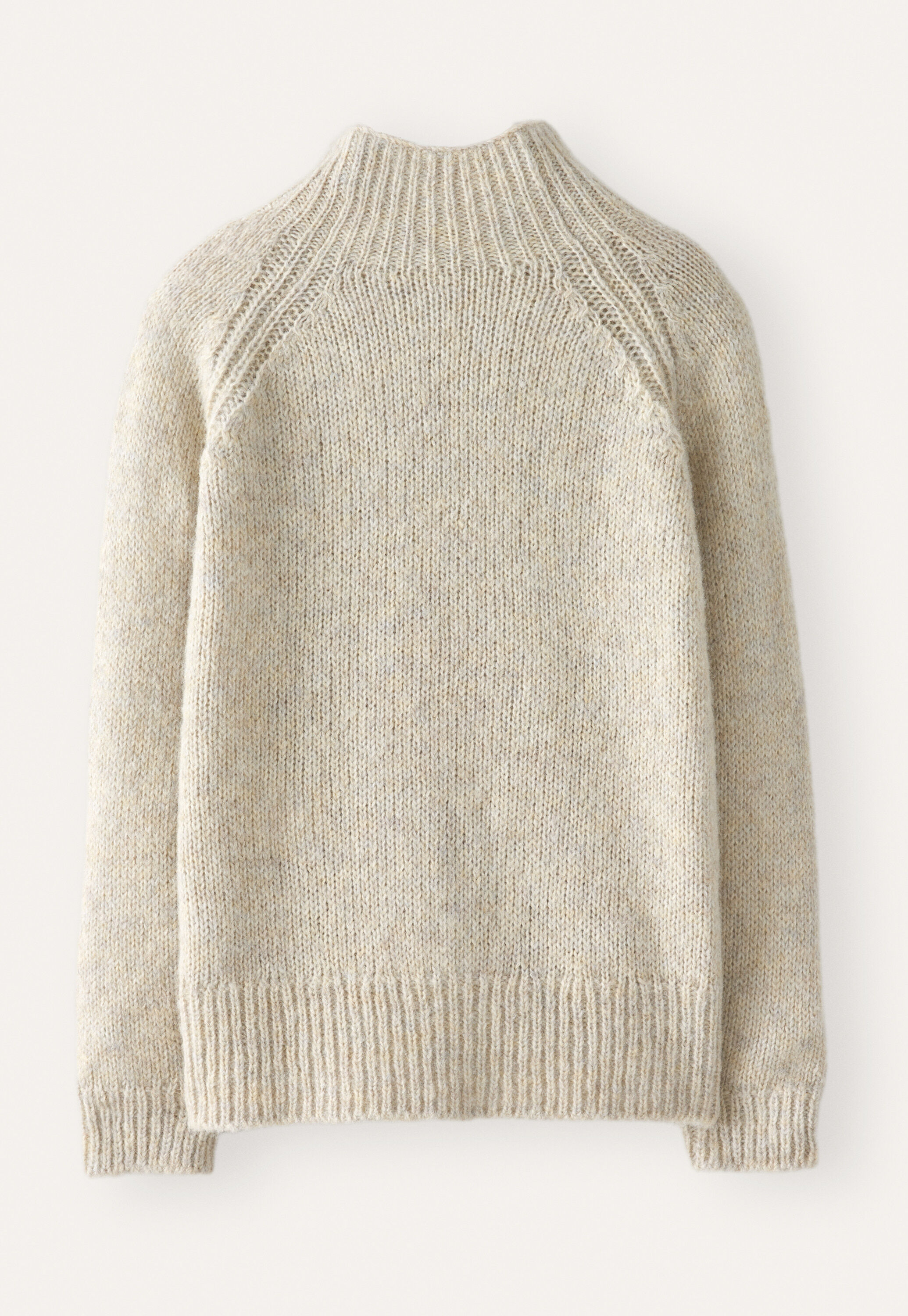 Raglanpullover mit Trichterkragen