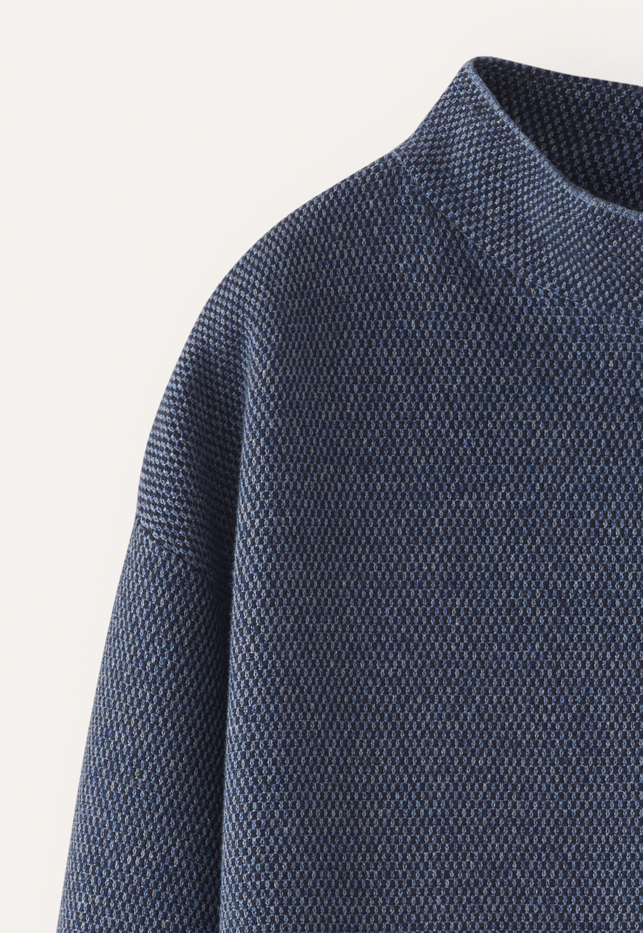 Pullover mit Trichterkragen