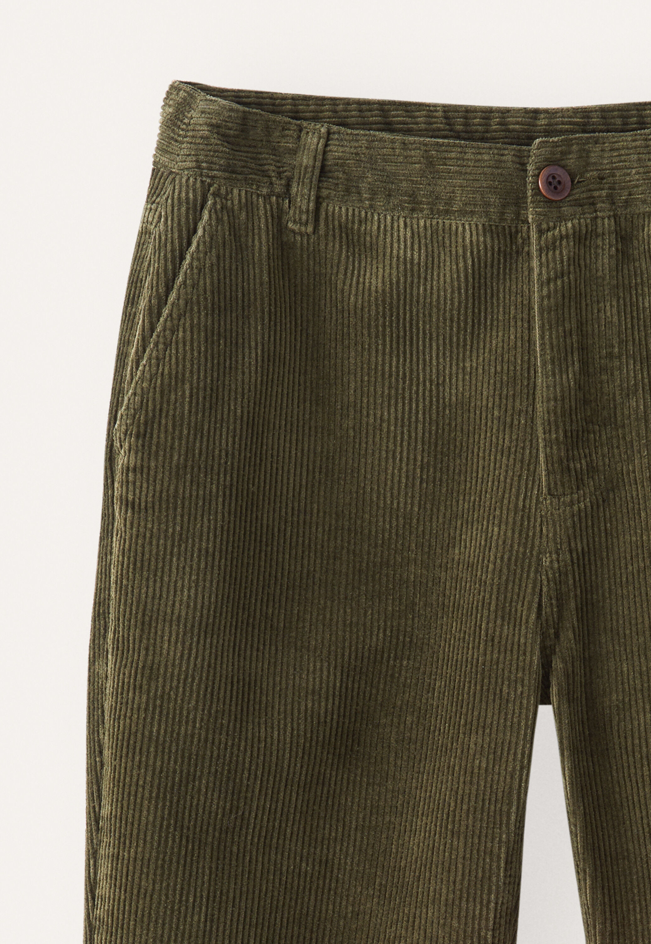 Schmale, k&uuml;rzere Hose