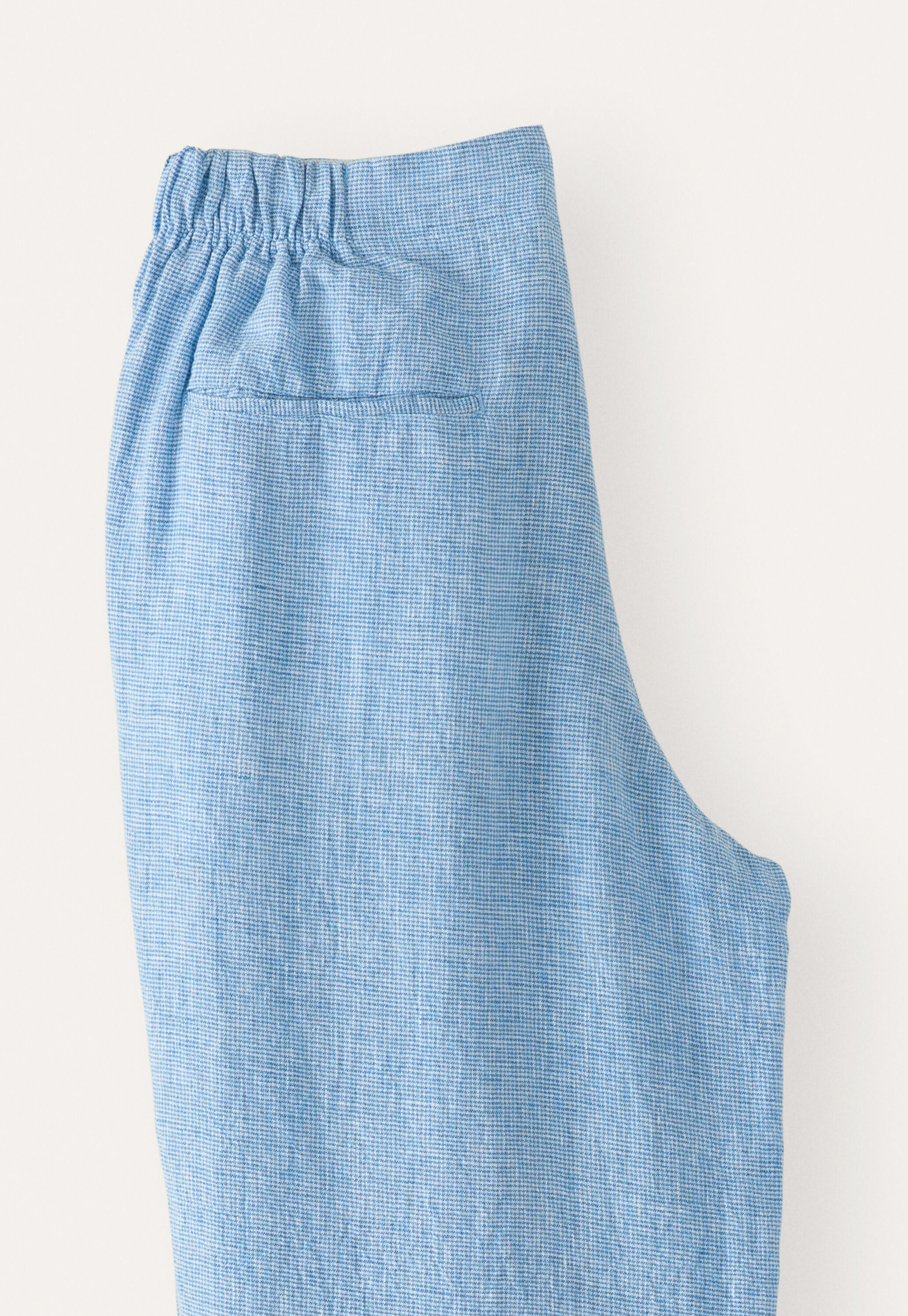 Schmal zulaufende Hose