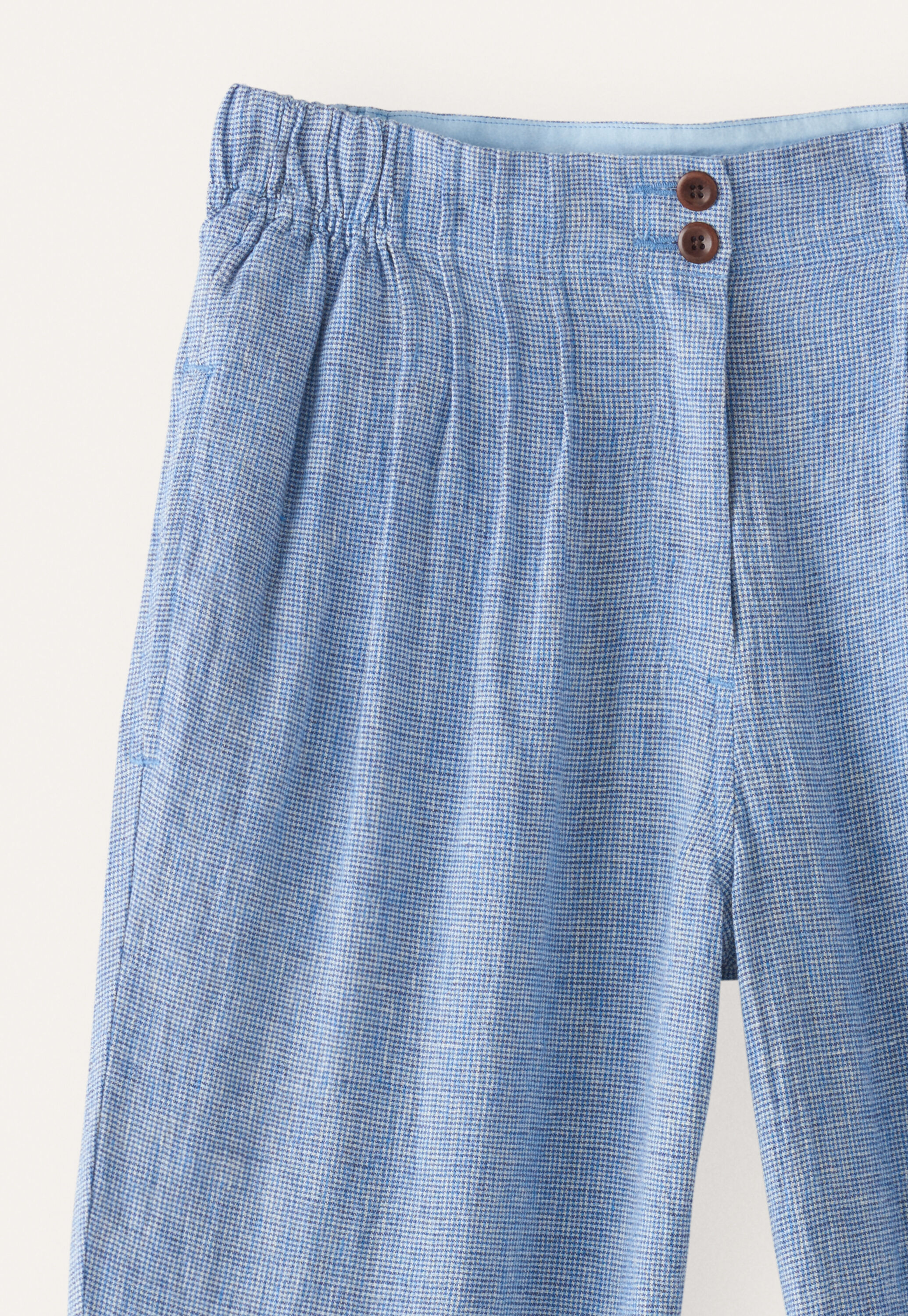 Schmal zulaufende Hose