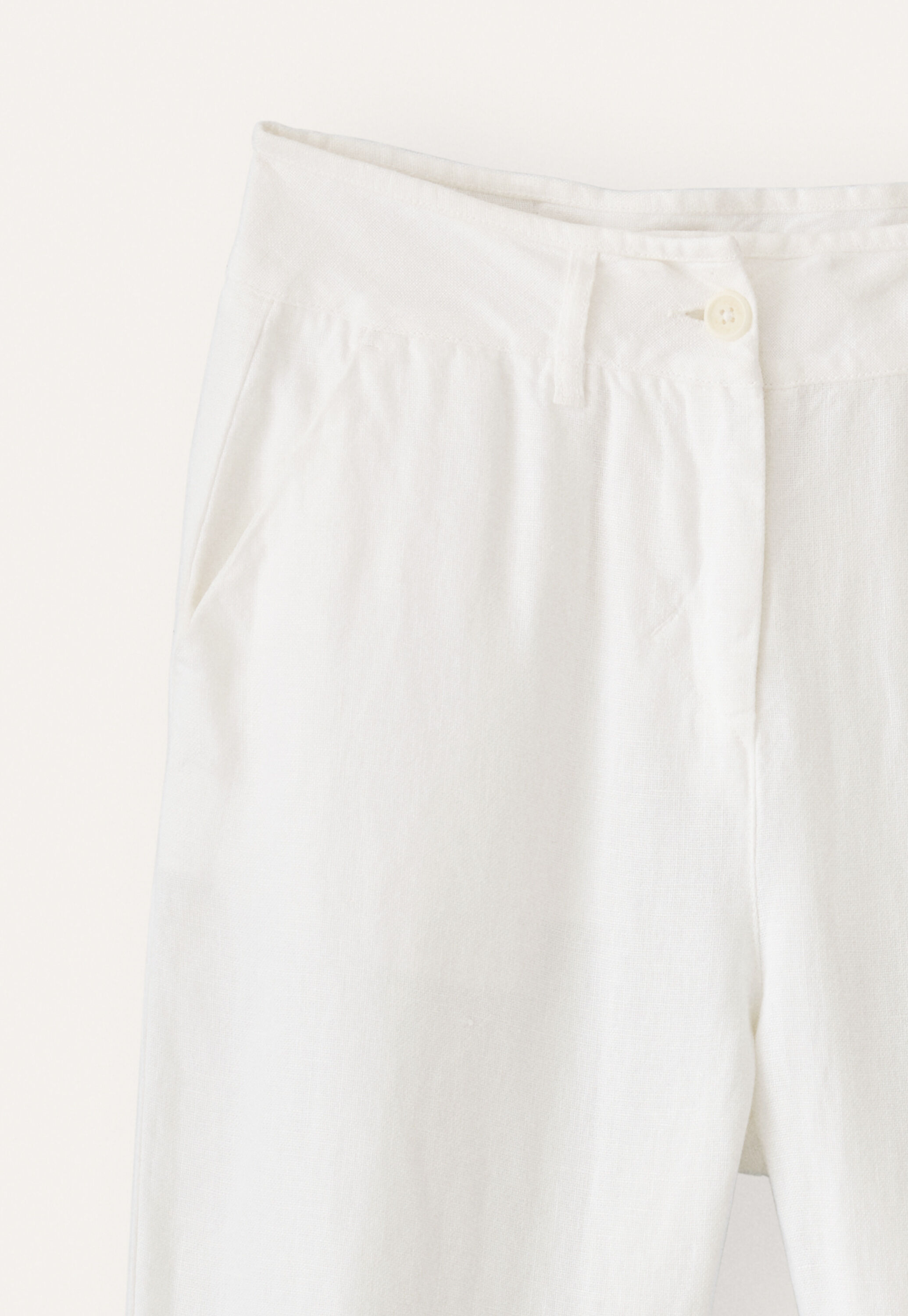 Schmal zulaufende Hose