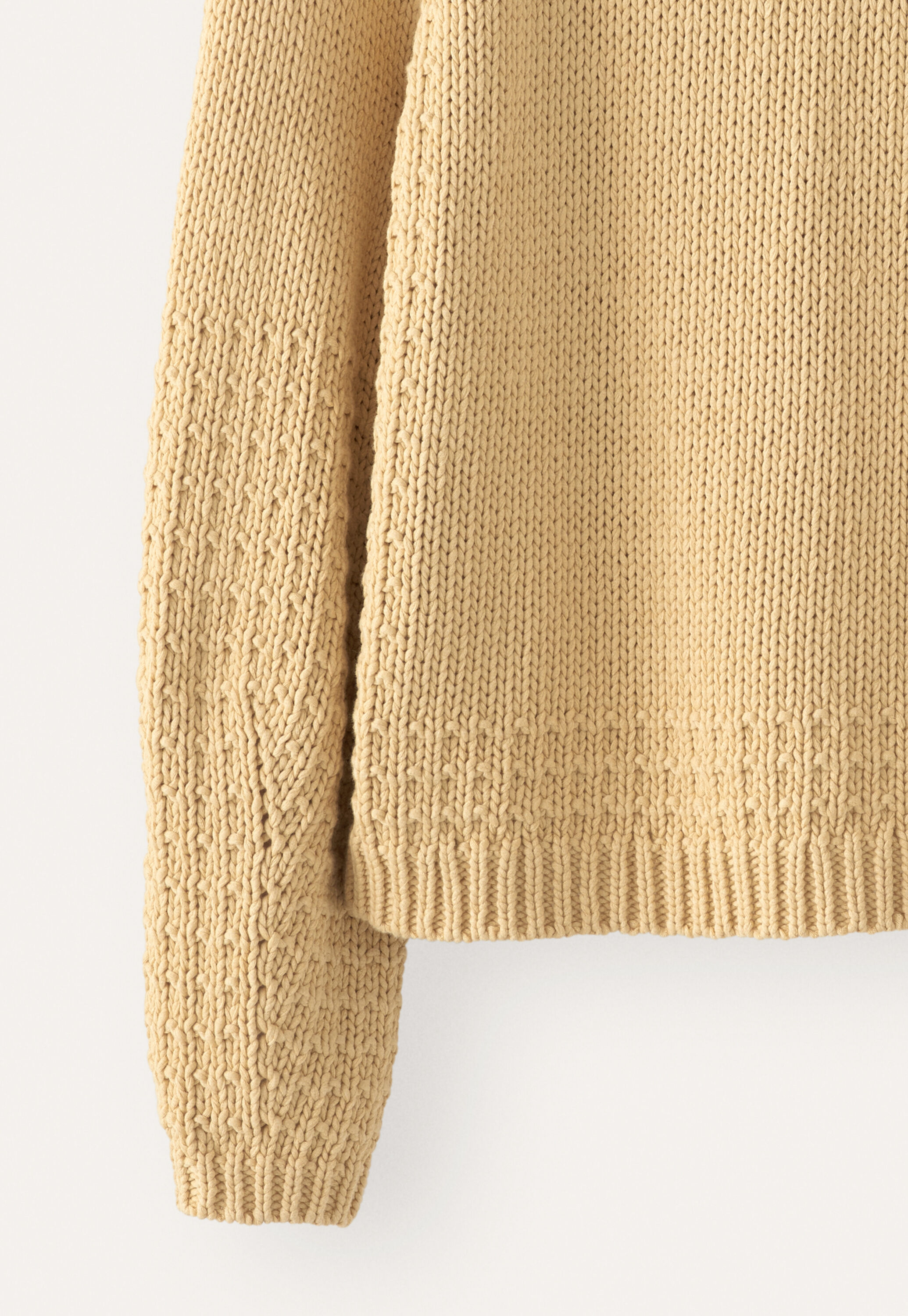 Pullover mit eingestricktem Muster