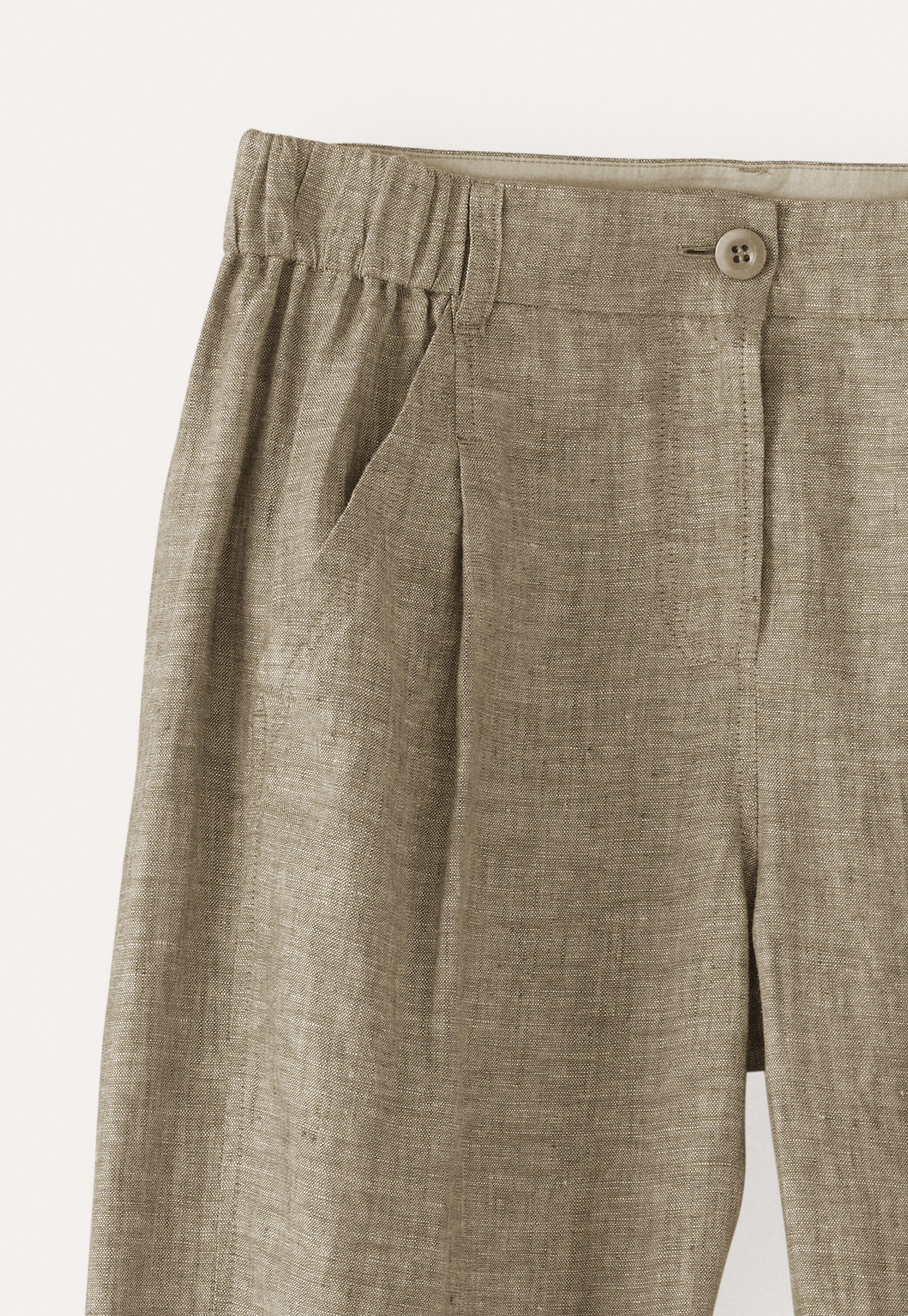 K&uuml;rzere, schmal zulaufende Hose