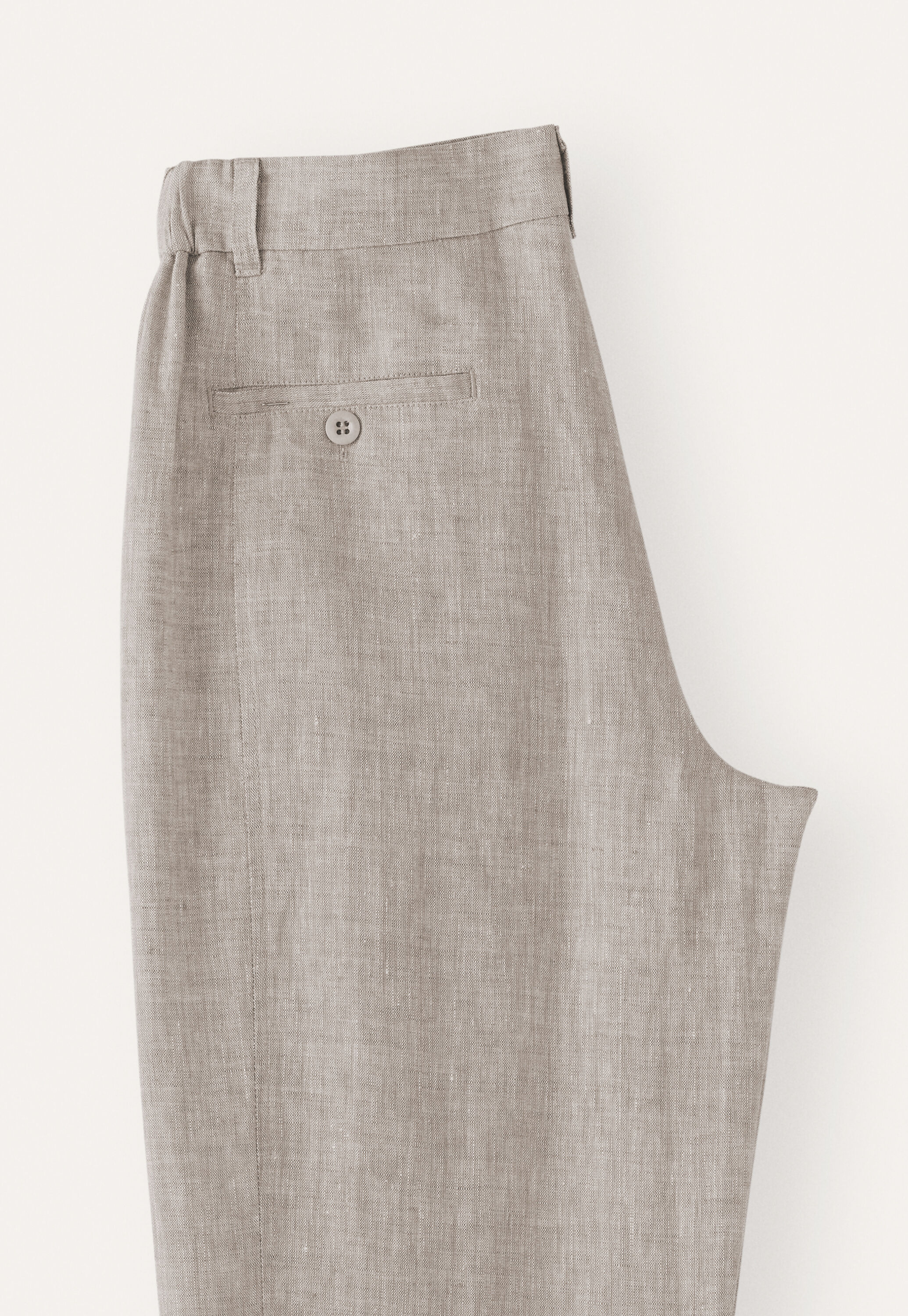 K&uuml;rzere, schmal zulaufende Hose