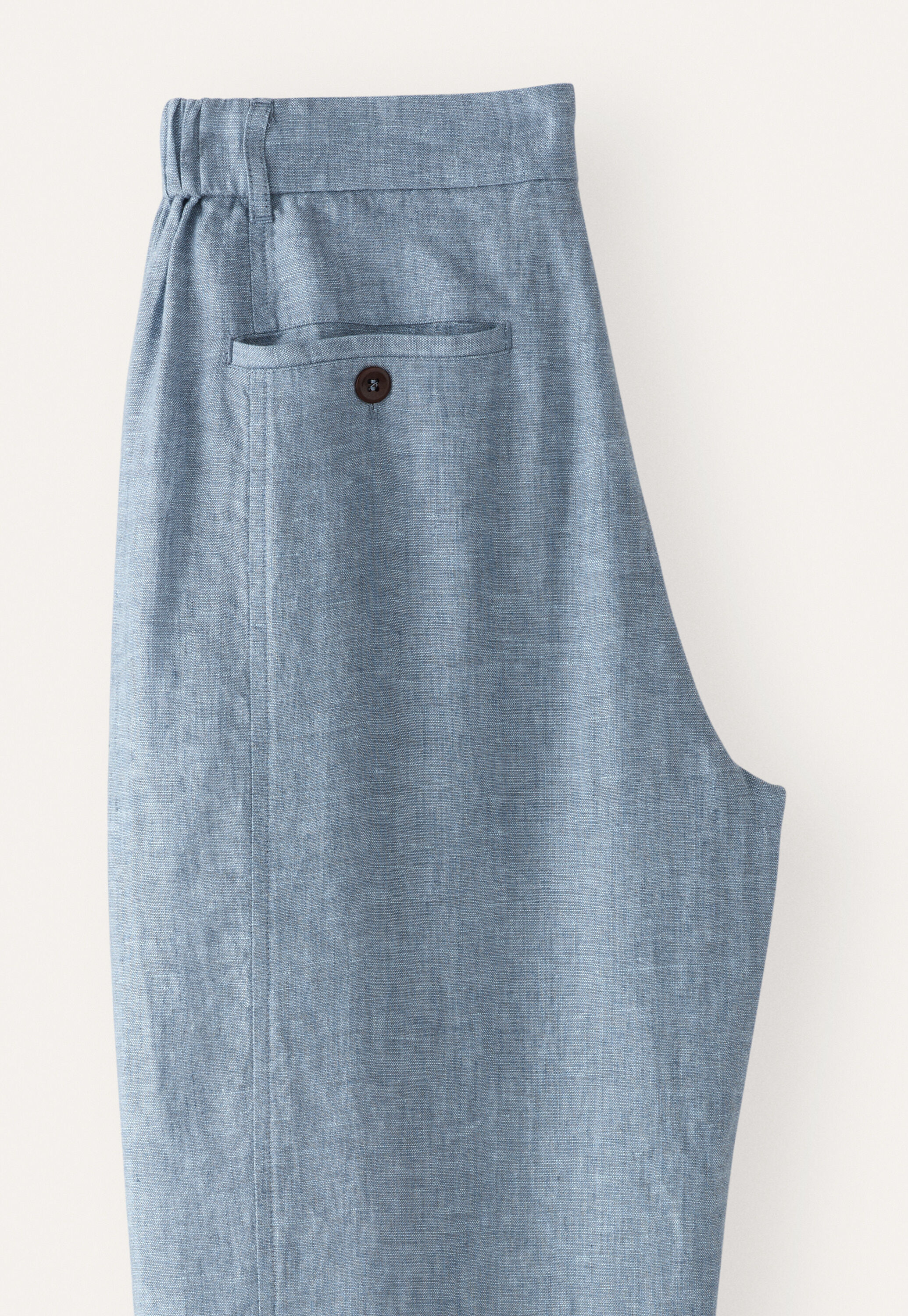 K&uuml;rzere, schmal zulaufende Hose